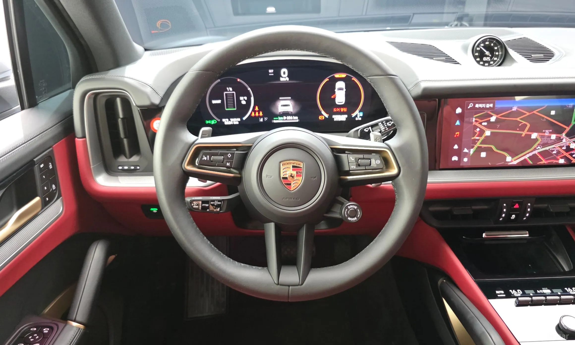 Porsche Cayenne (PO536) превью 12