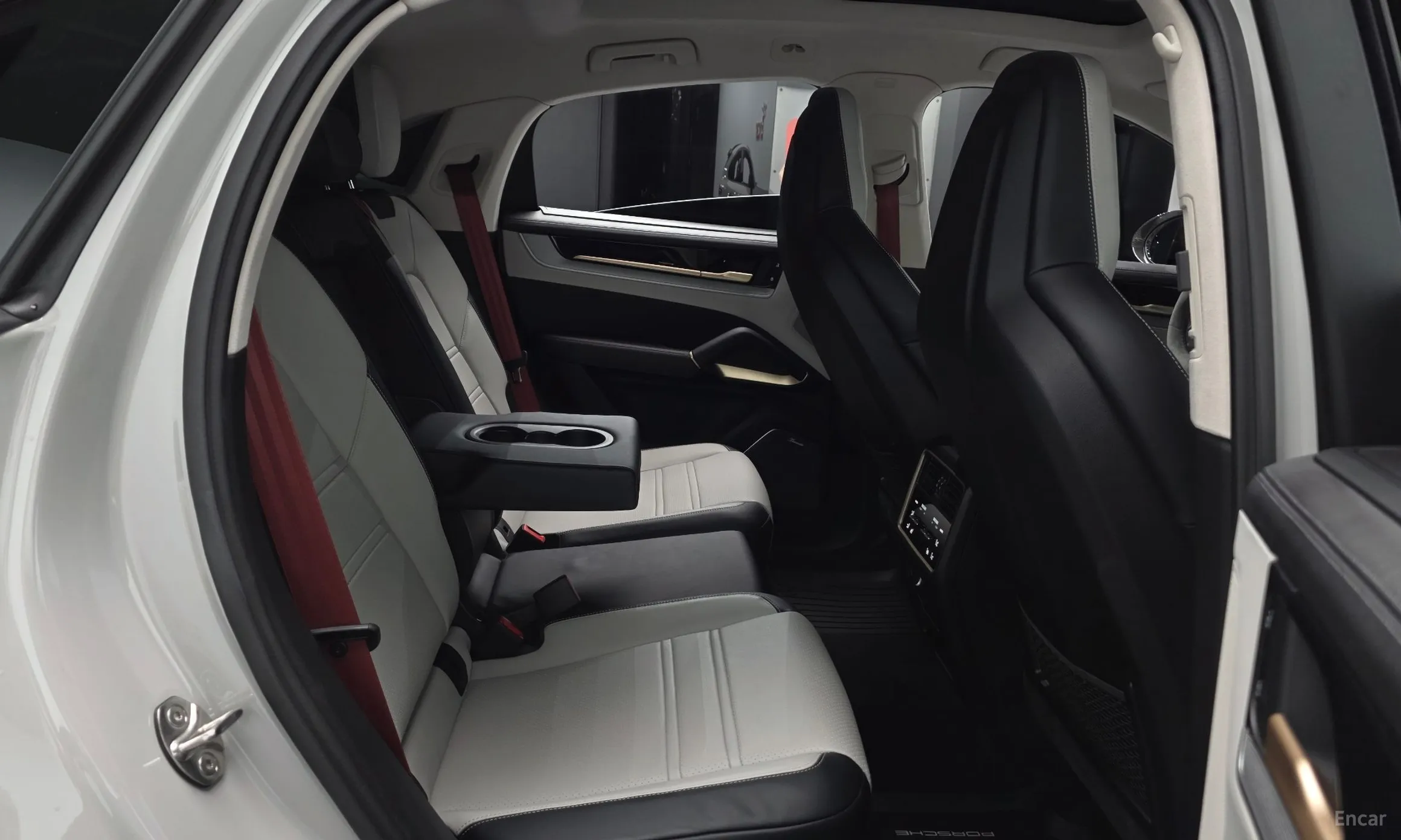 Porsche Cayenne (PO536) превью 11