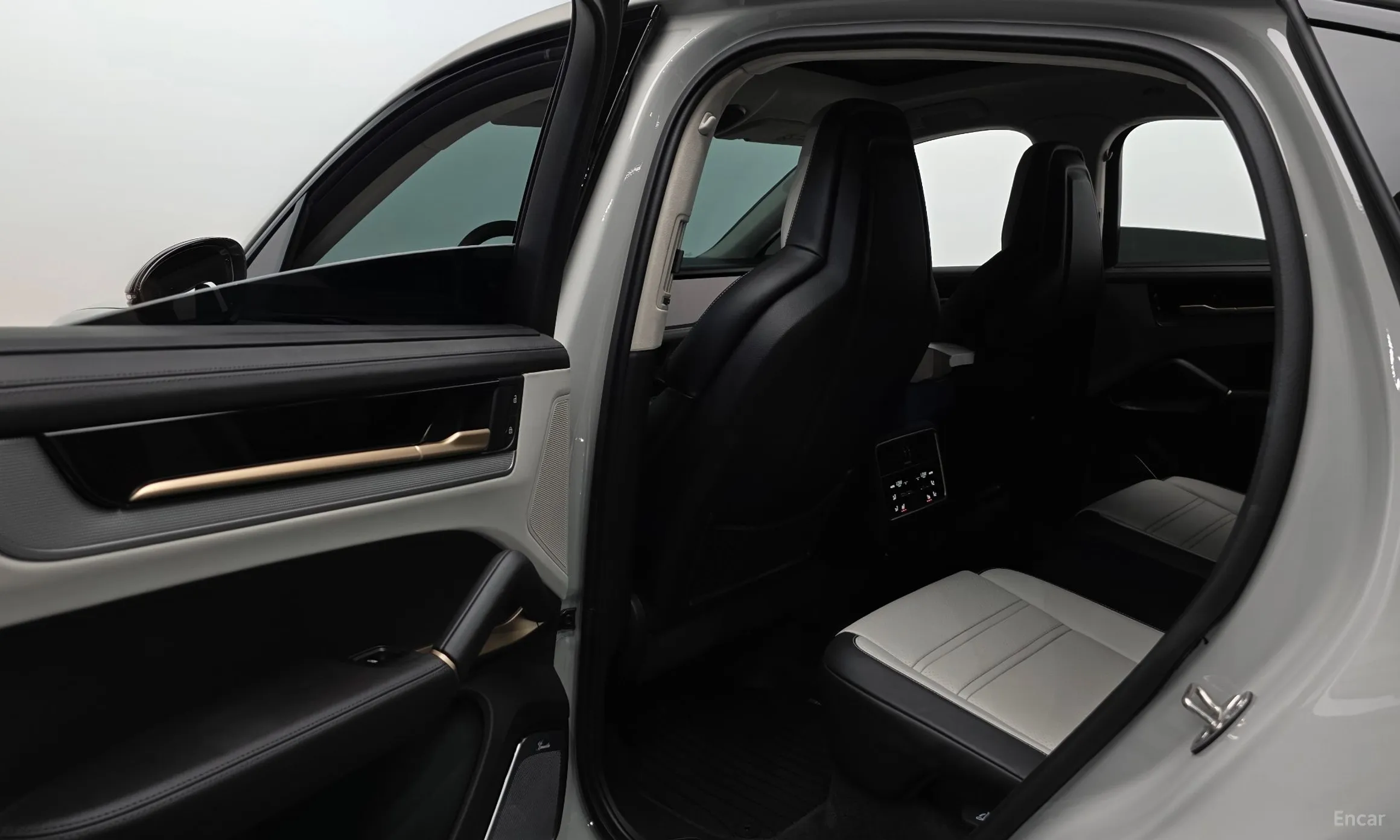 Porsche Cayenne (PO536) превью 12