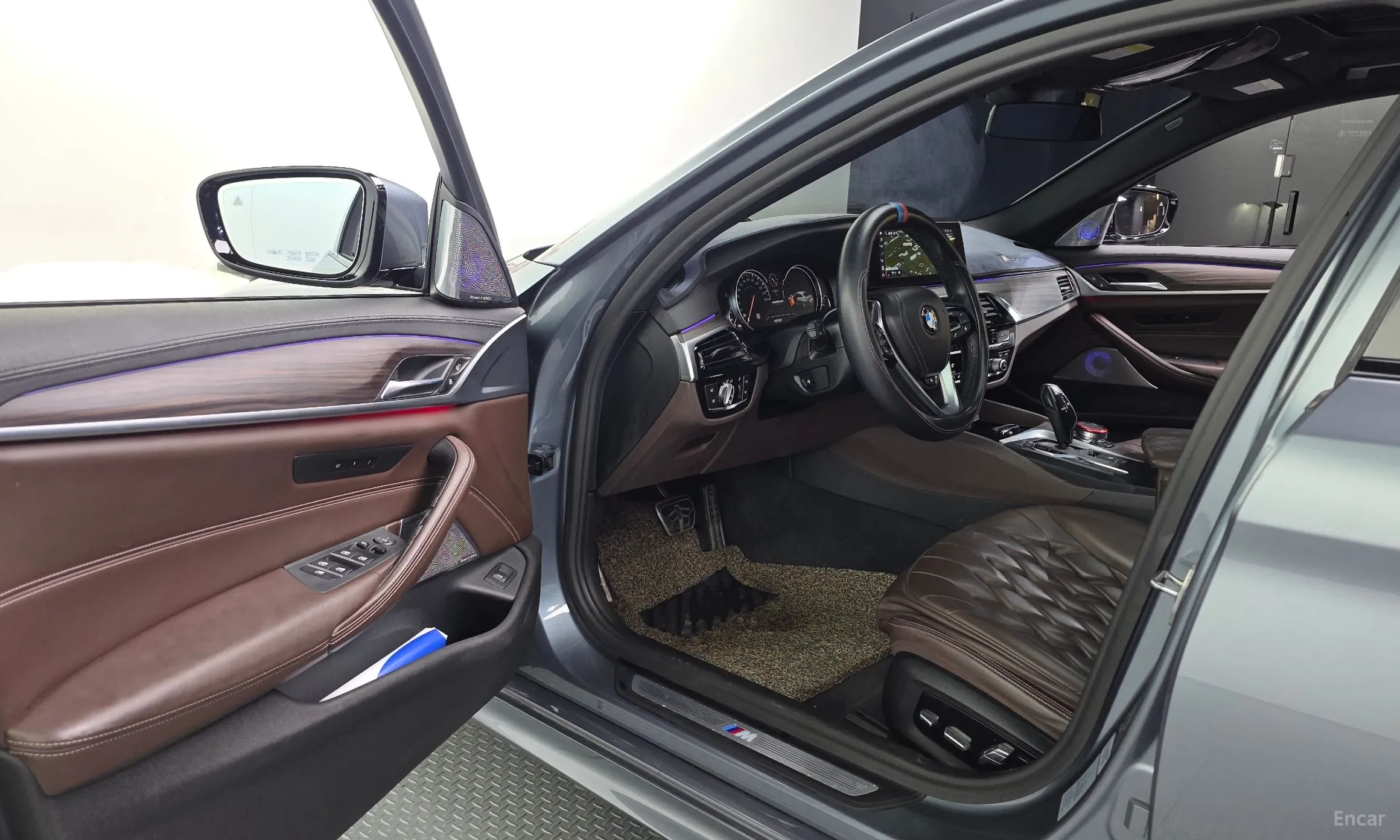 BMW 5 Series (G30) превью 10