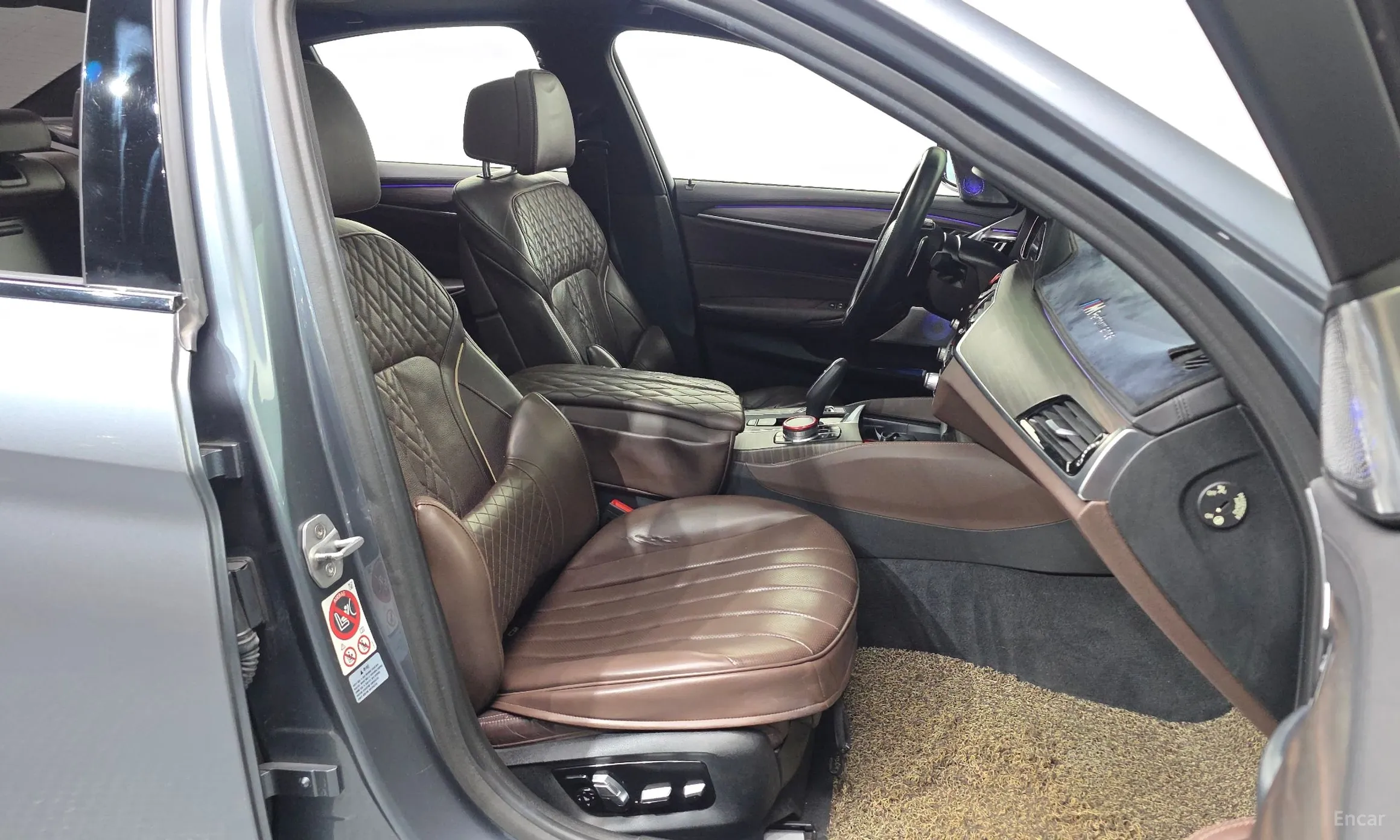 BMW 5 Series (G30) превью 11