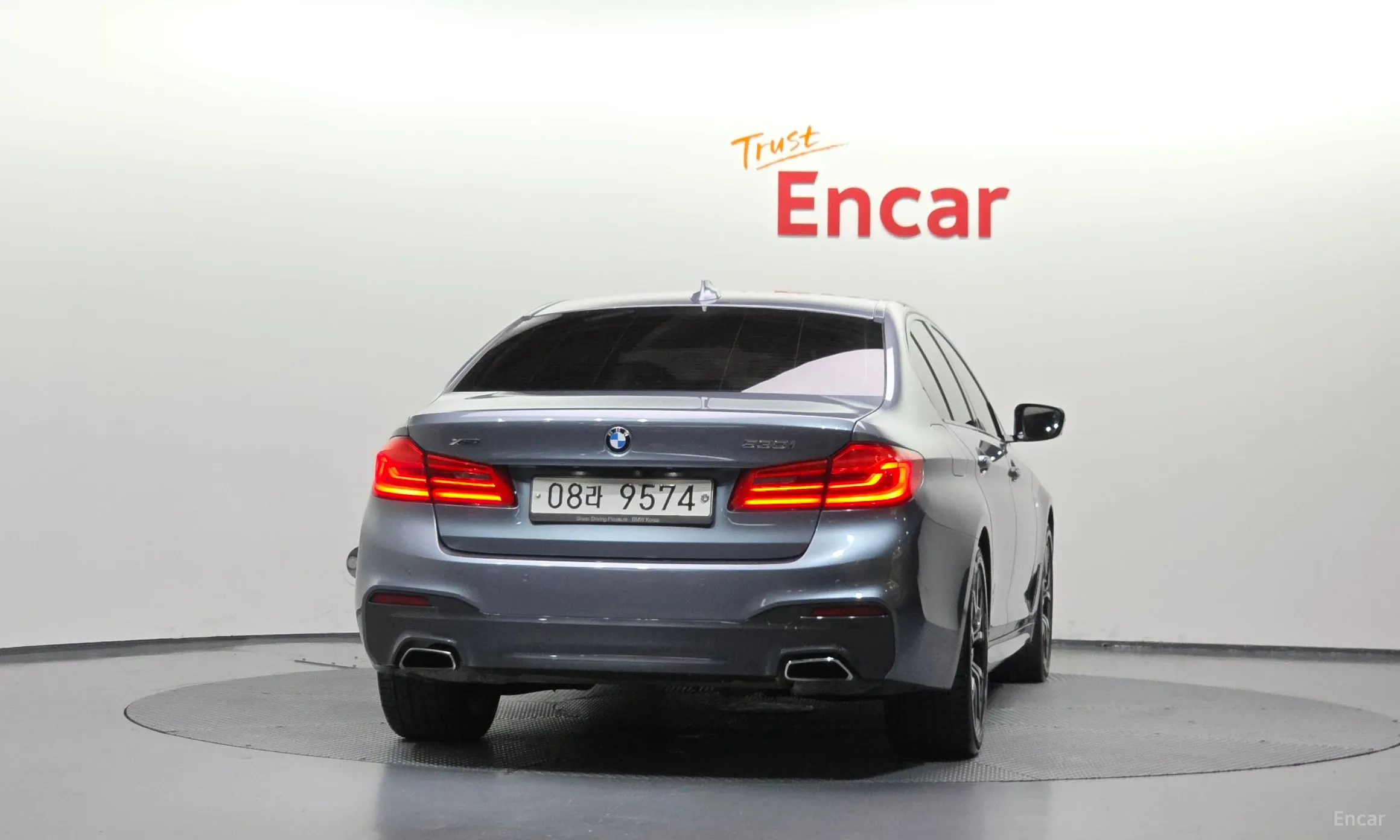 BMW 5 Series (G30) превью 4