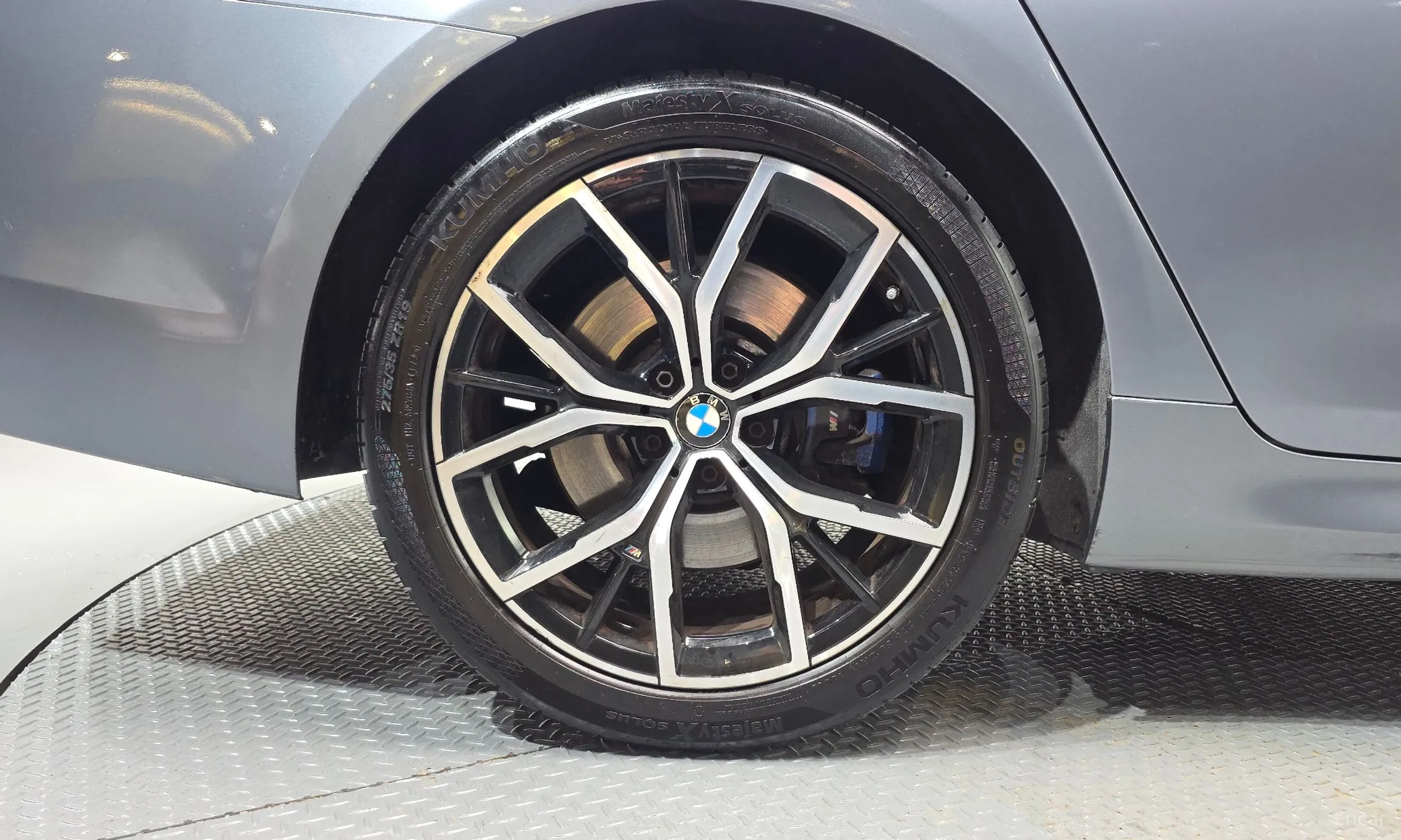 BMW 5 Series (G30) превью 5