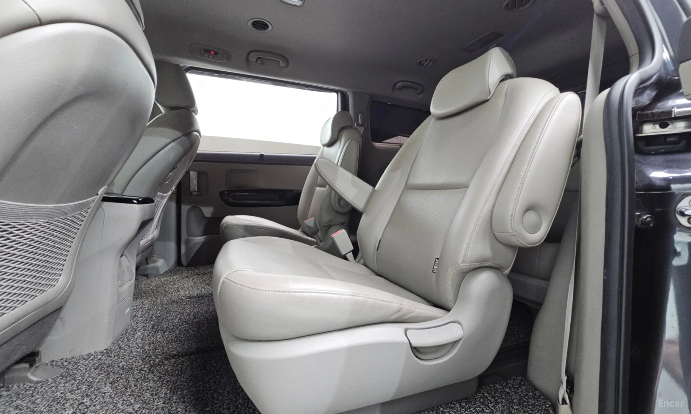 Kia Carnival превью 12