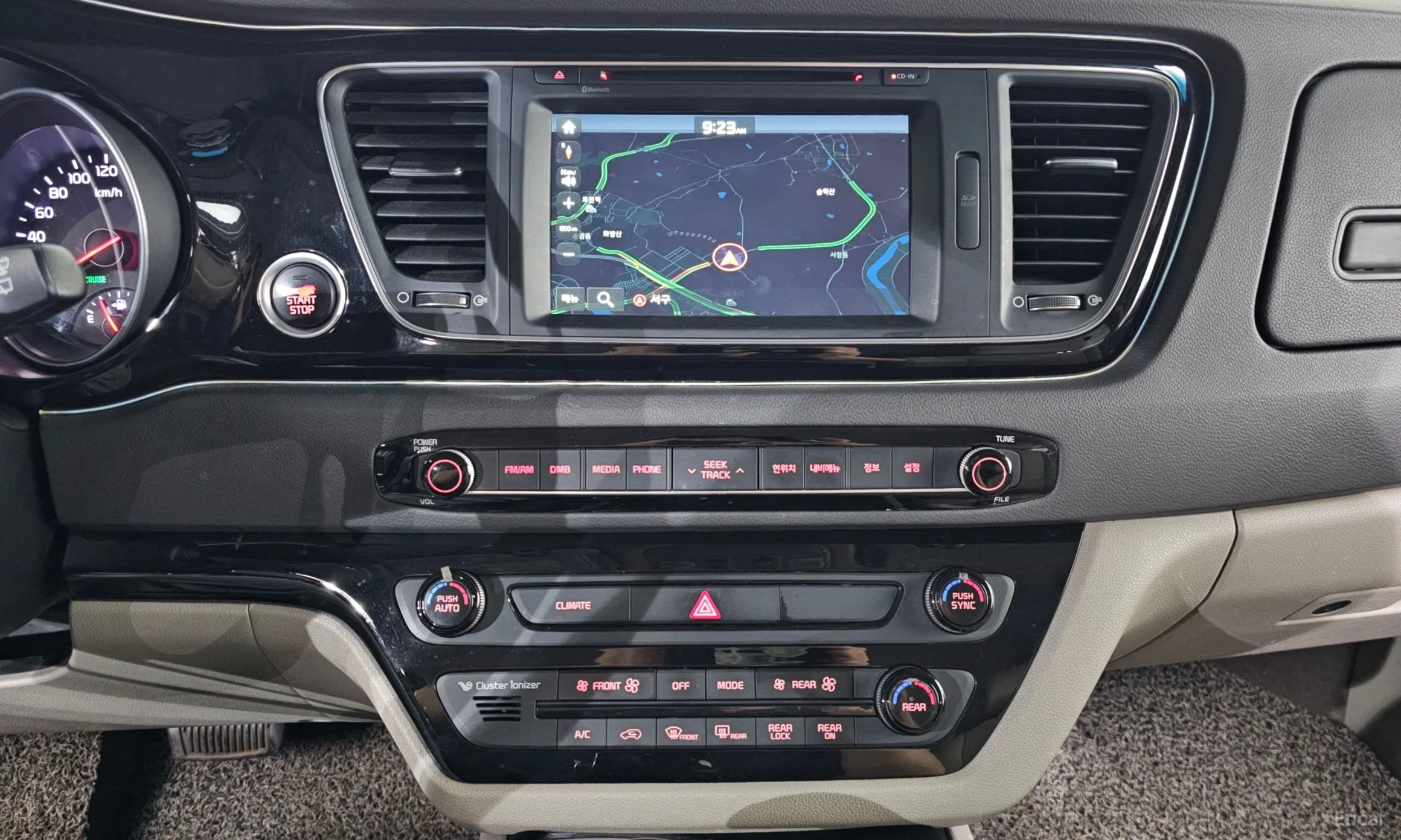 Kia Carnival превью 14