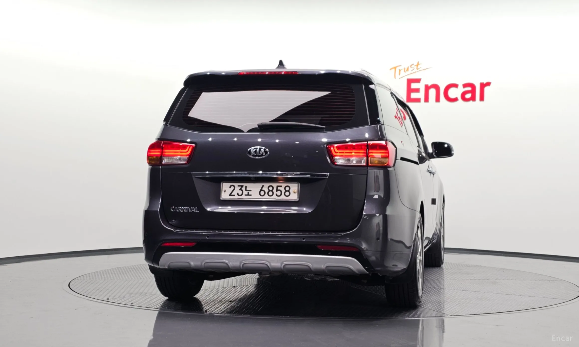 Kia Carnival превью 4