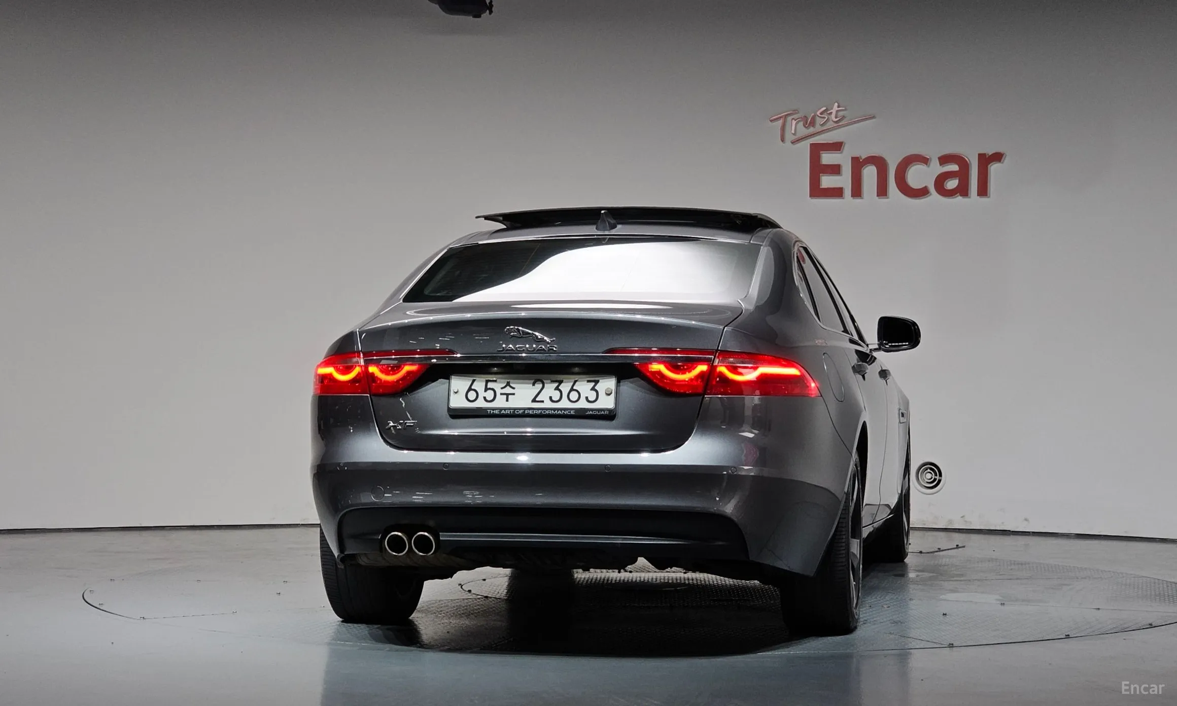 Jaguar XF (x260) превью 4