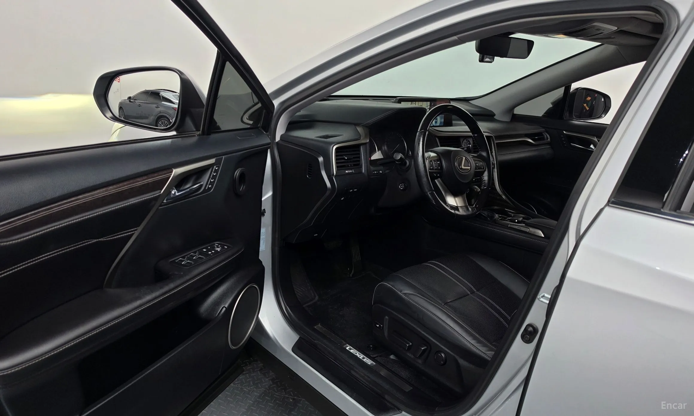 Lexus RX350 4th Generation превью 10