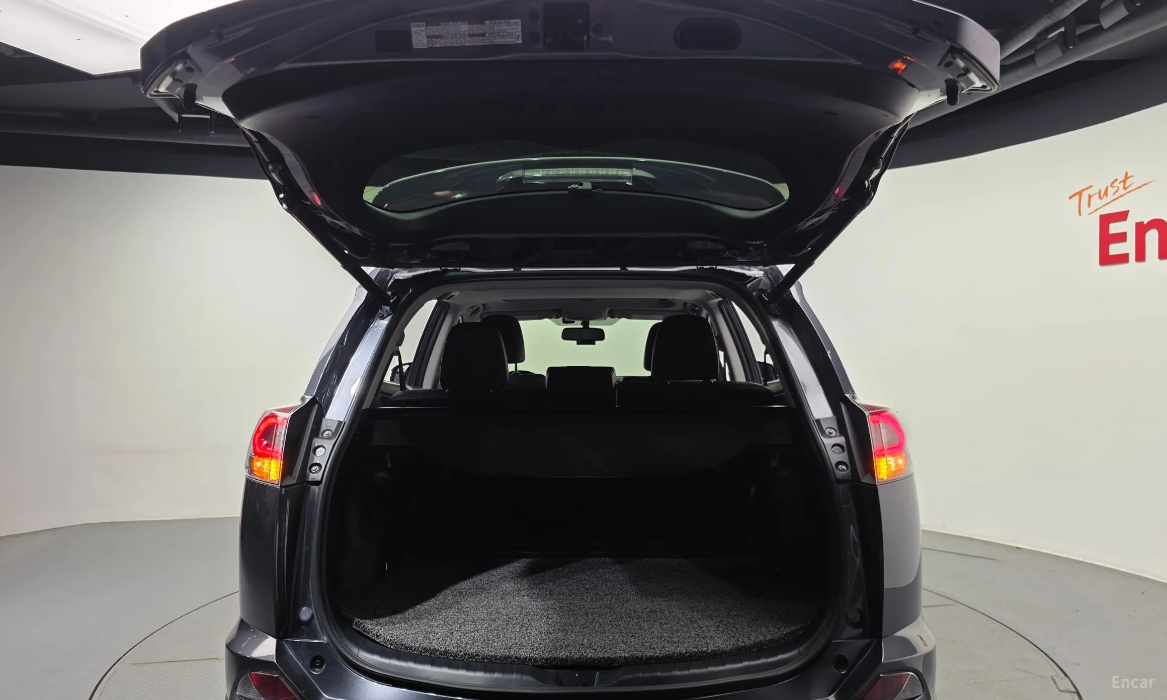 Toyota RAV4 превью 20