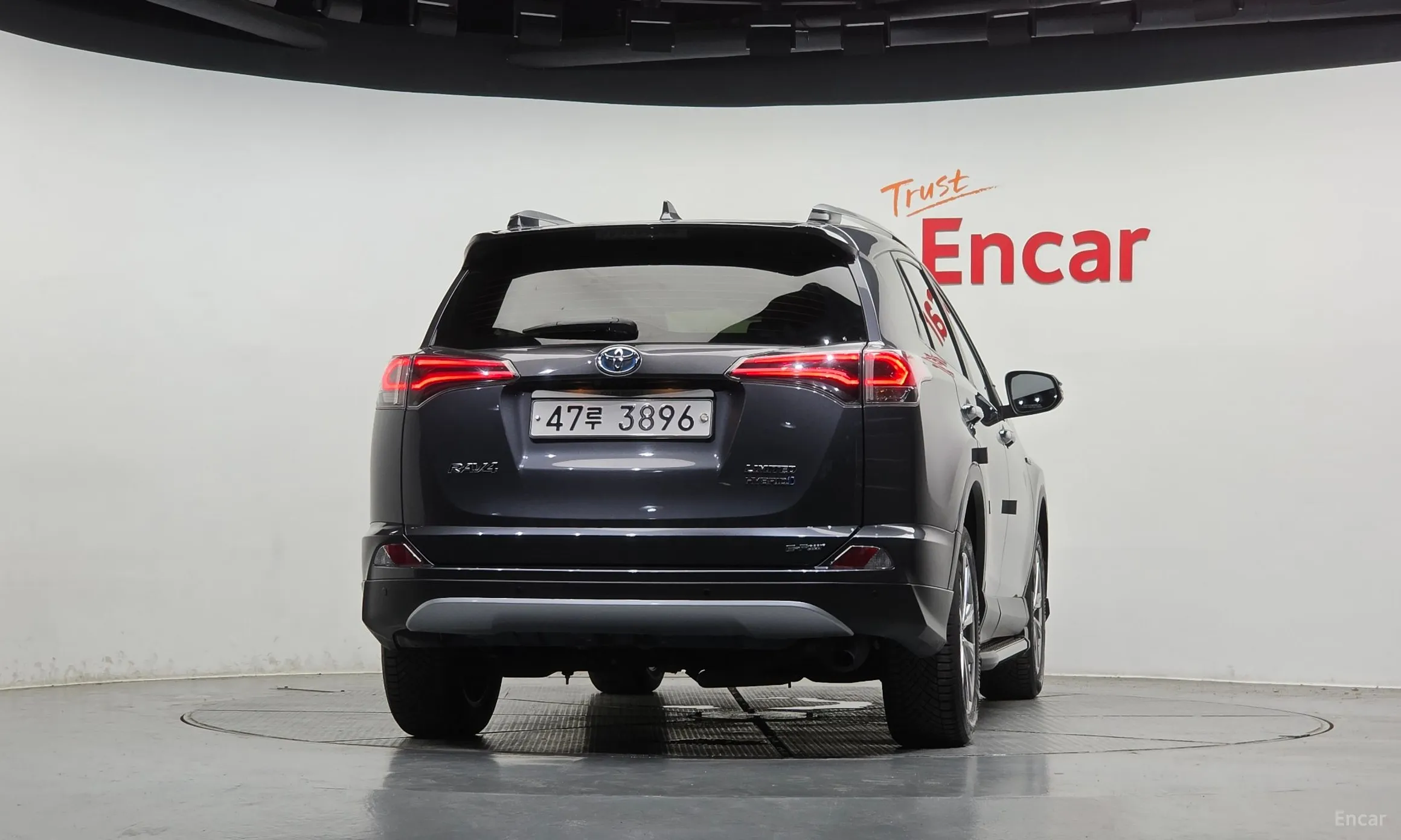 Toyota RAV4 превью 4