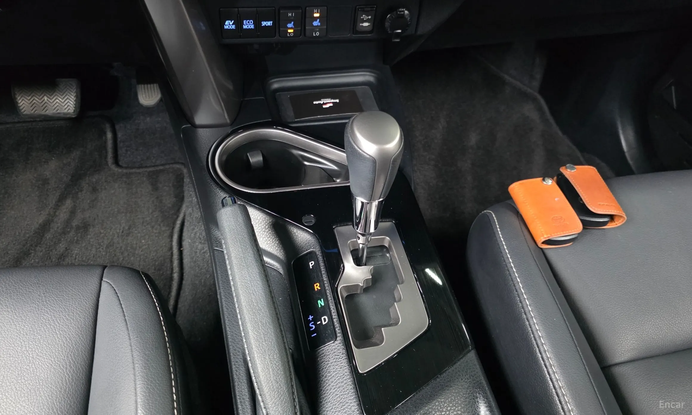 Toyota RAV4 превью 9