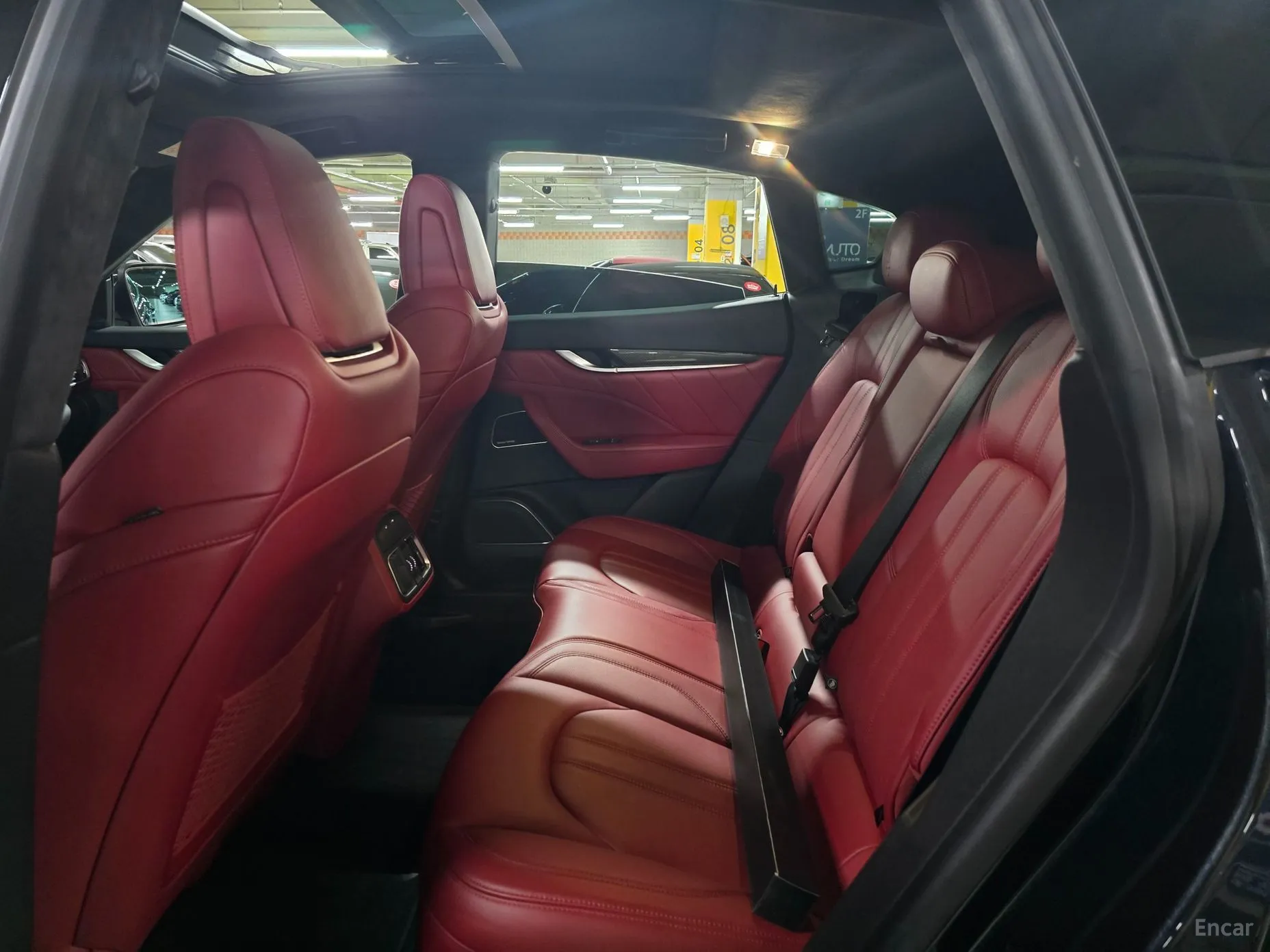 Maserati Levante превью 12