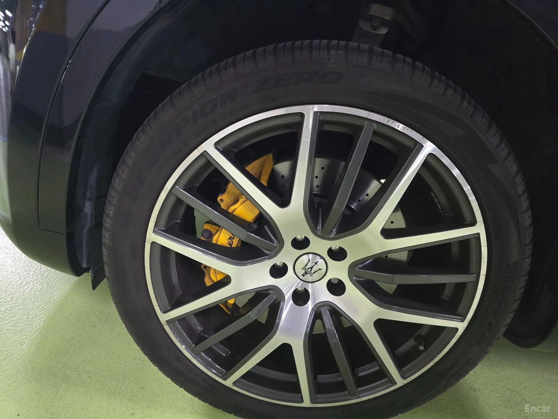 Maserati Levante превью 19