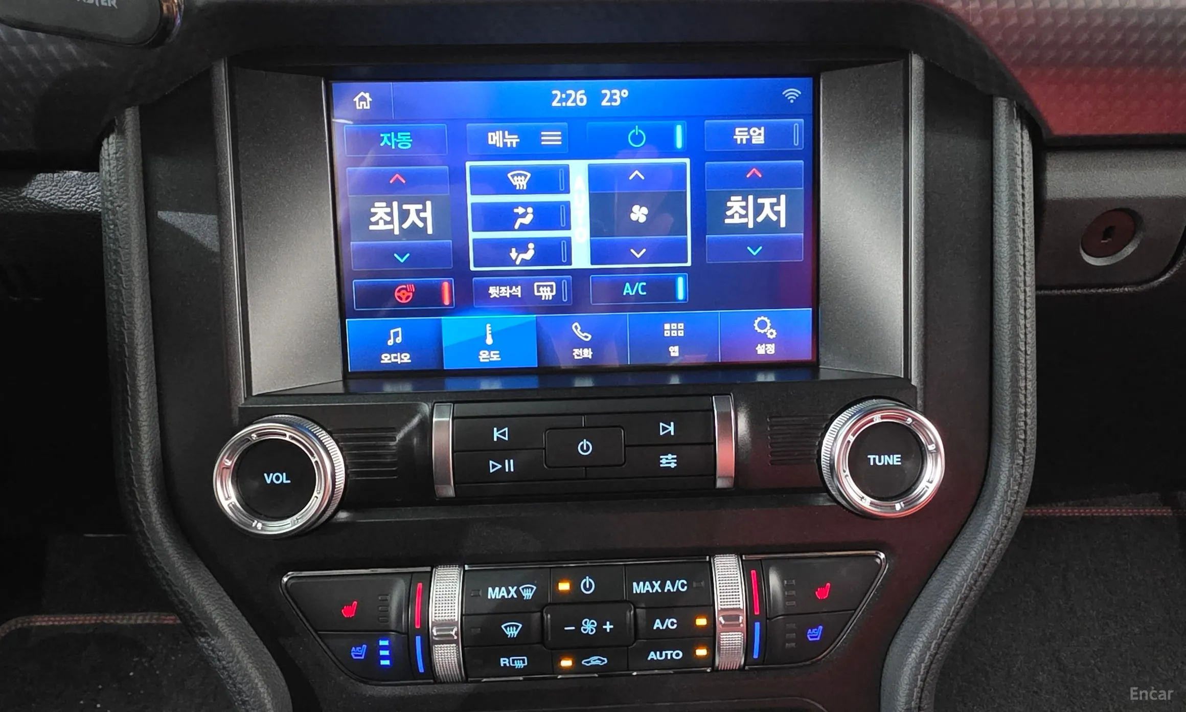 Ford Mustang превью 13