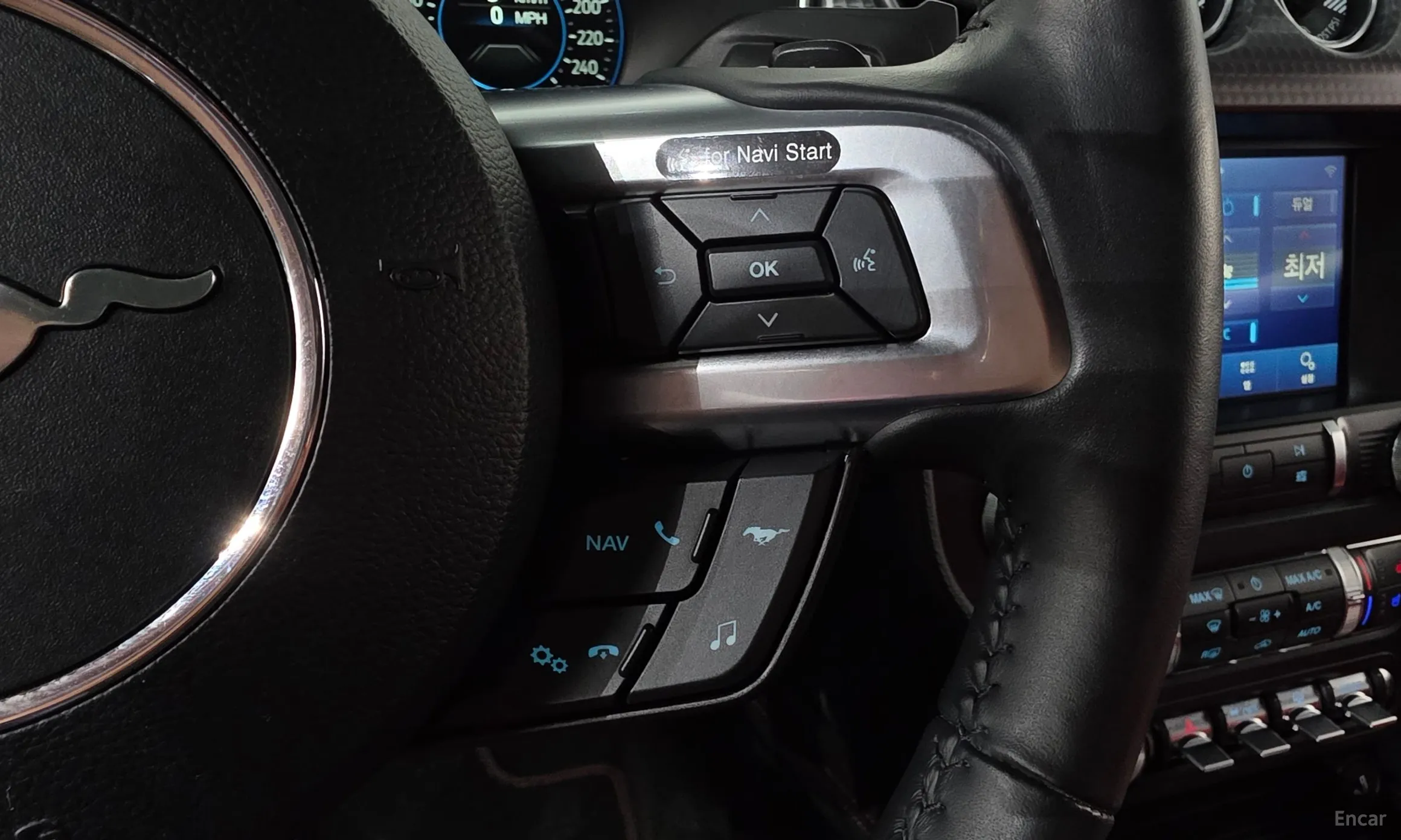 Ford Mustang превью 18