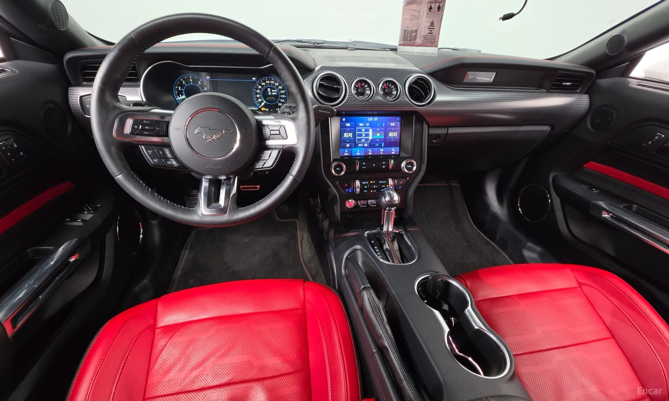 Ford Mustang превью 7