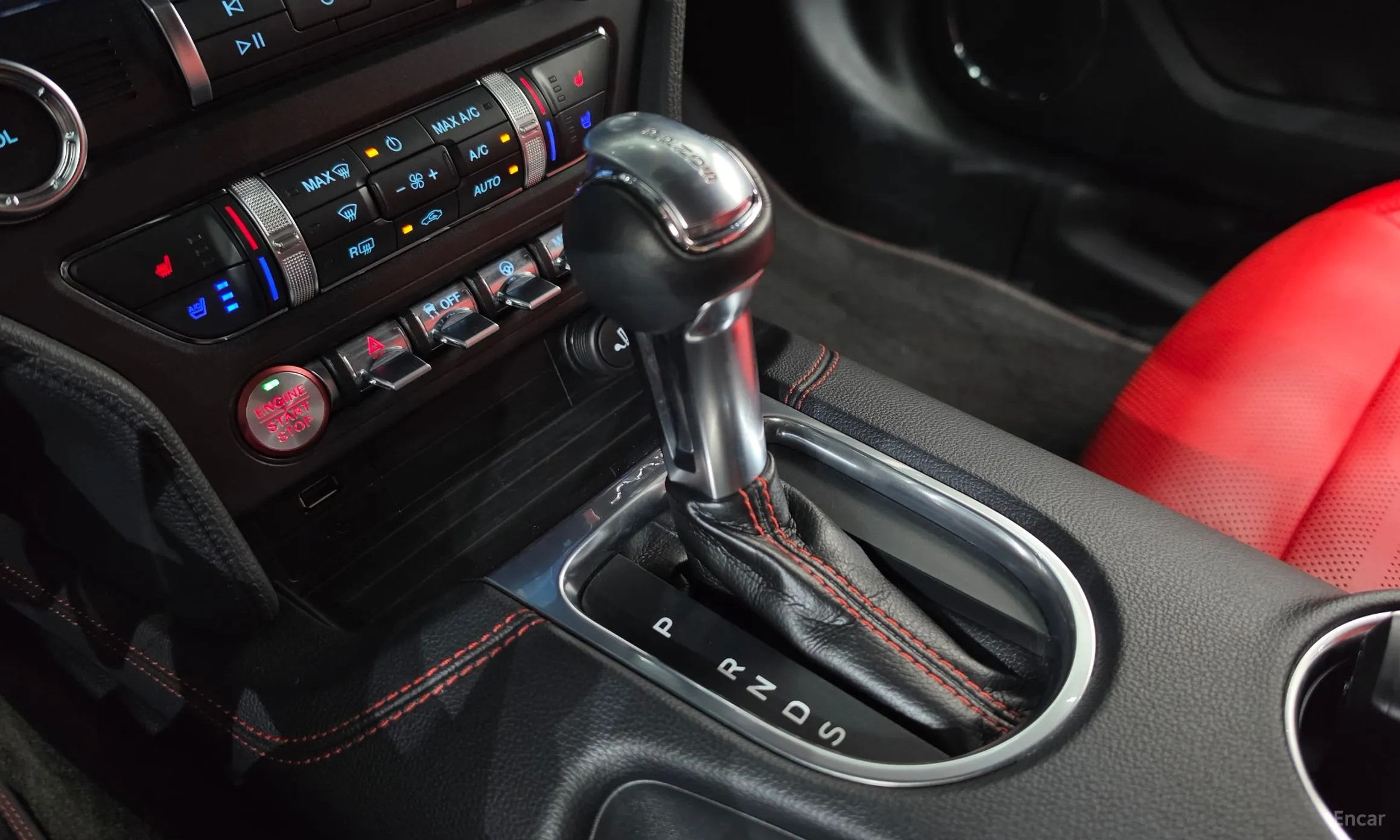 Ford Mustang превью 9