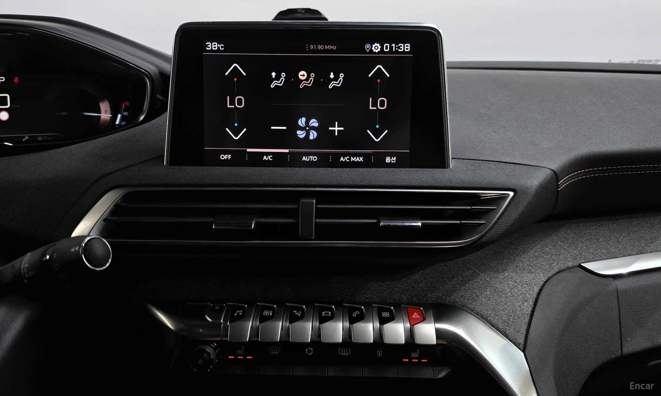 Peugeot 3008 2nd generation превью 14