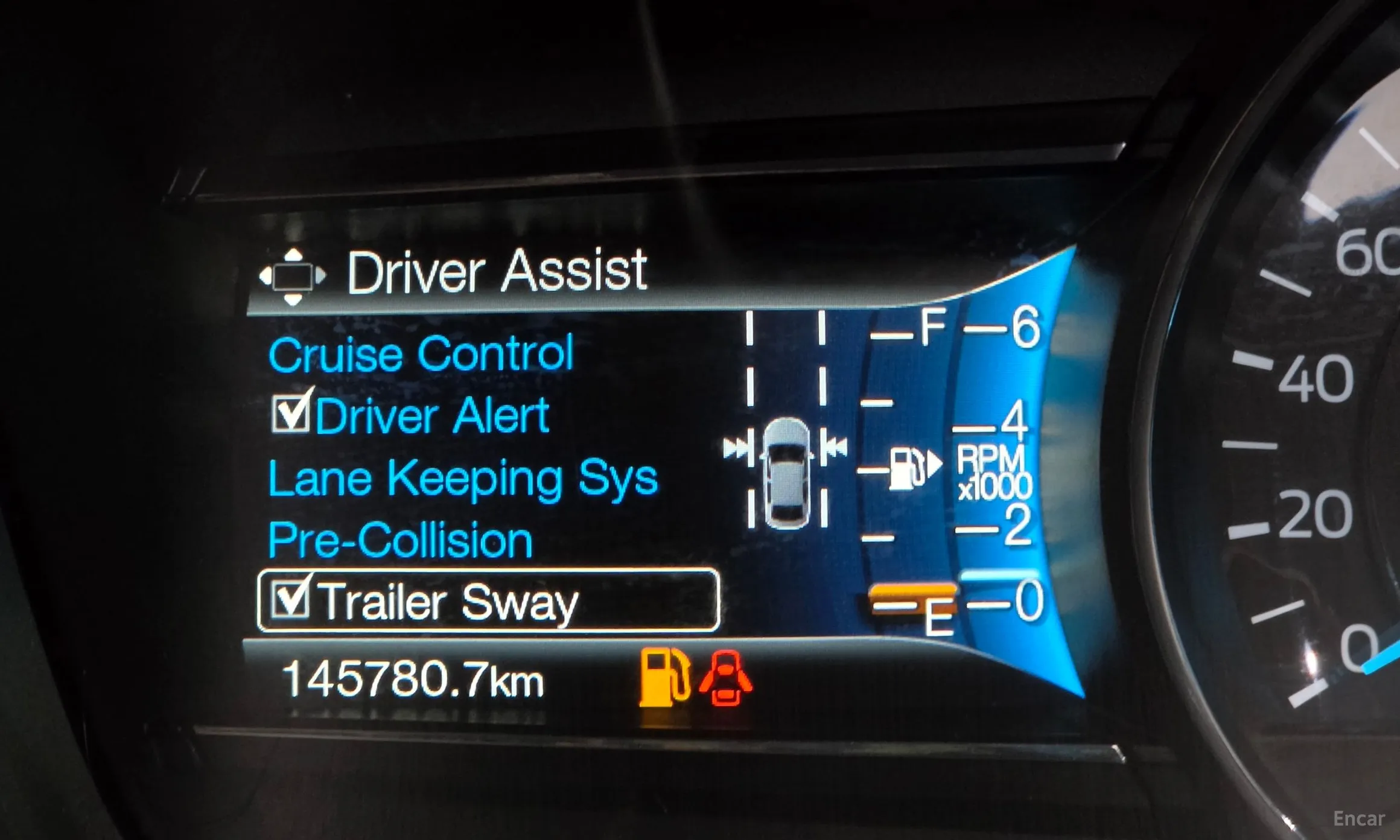Ford Explorer превью 19
