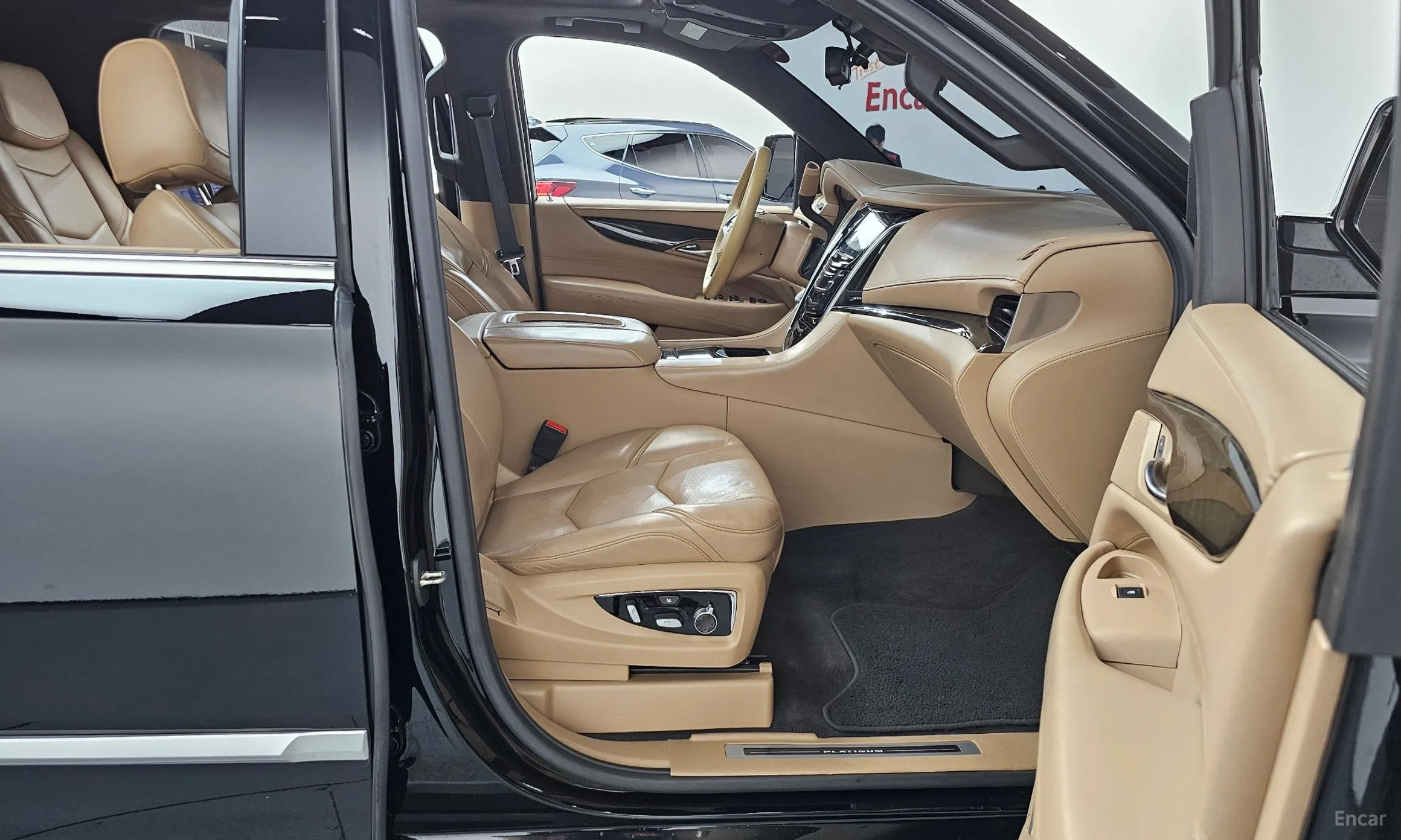 Cadillac Escalade превью 11