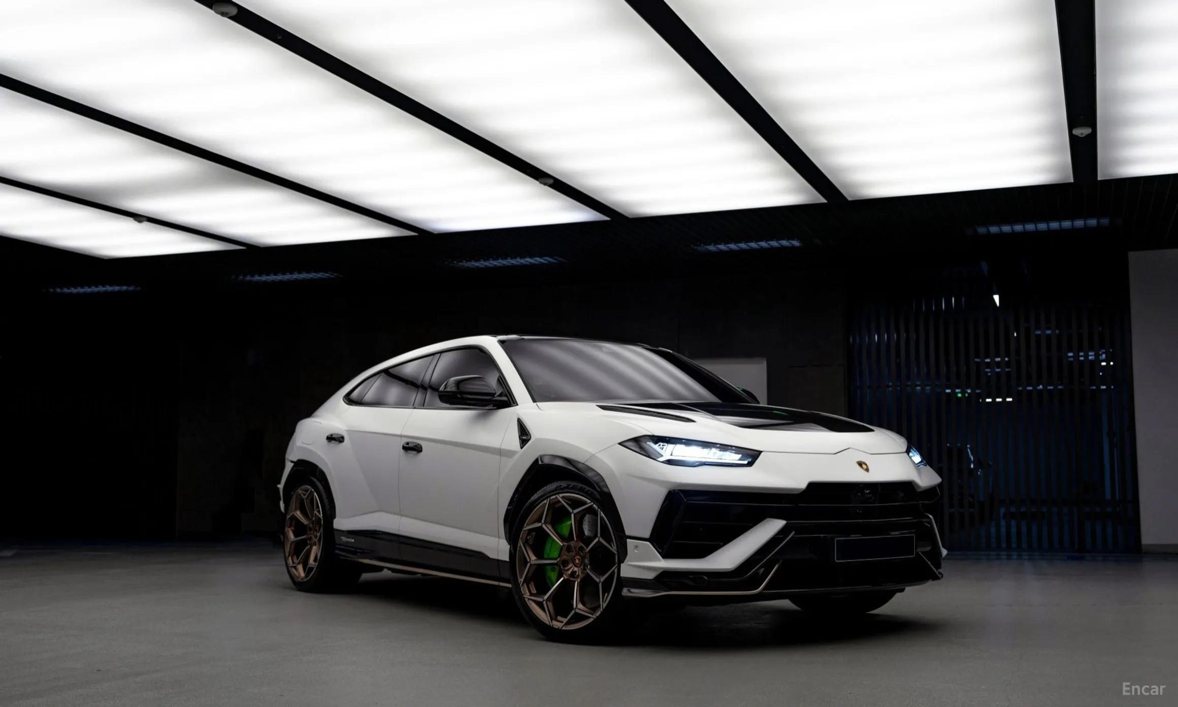 Lamborghini Urus превью 3