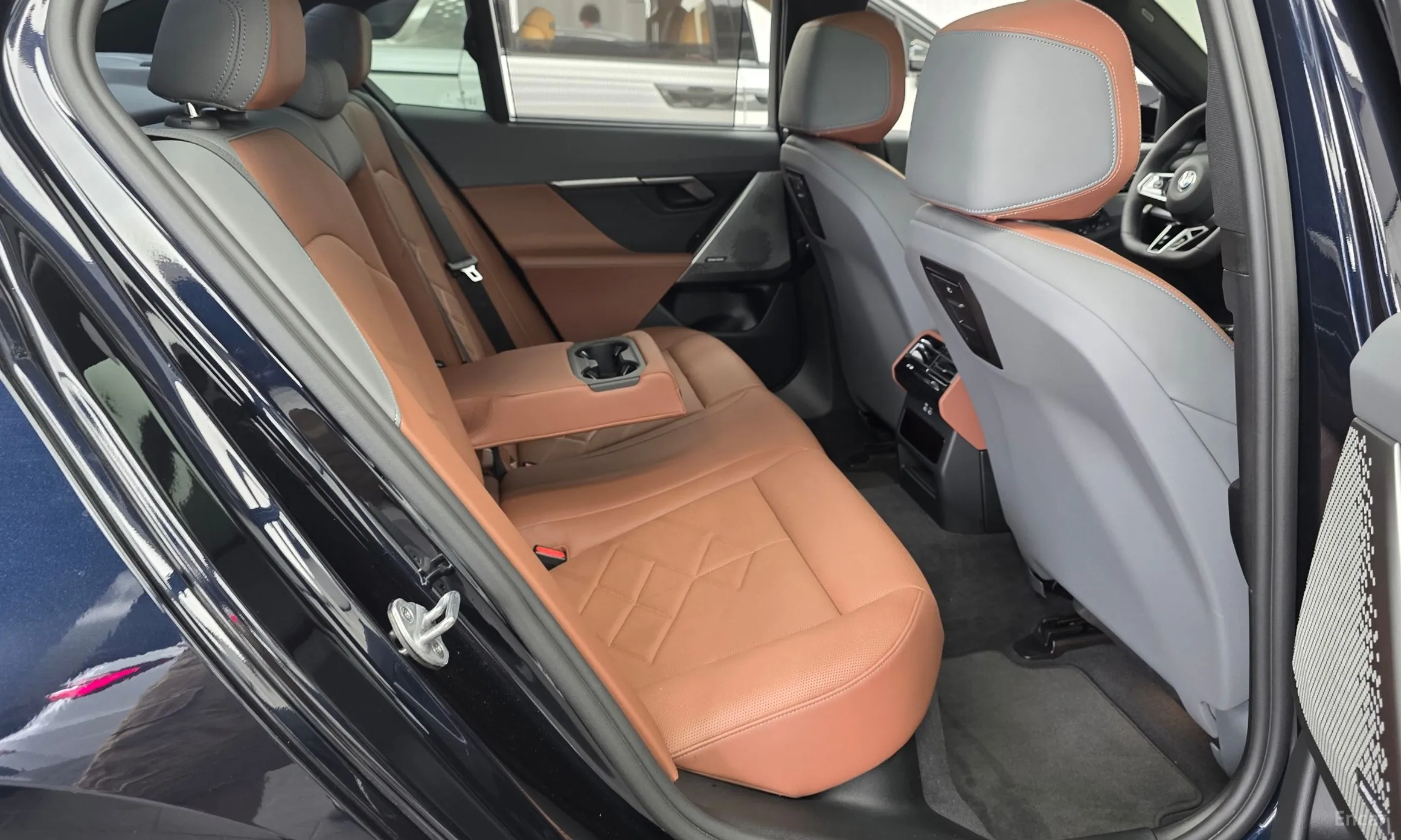 BMW 5 Series (G60) превью 11