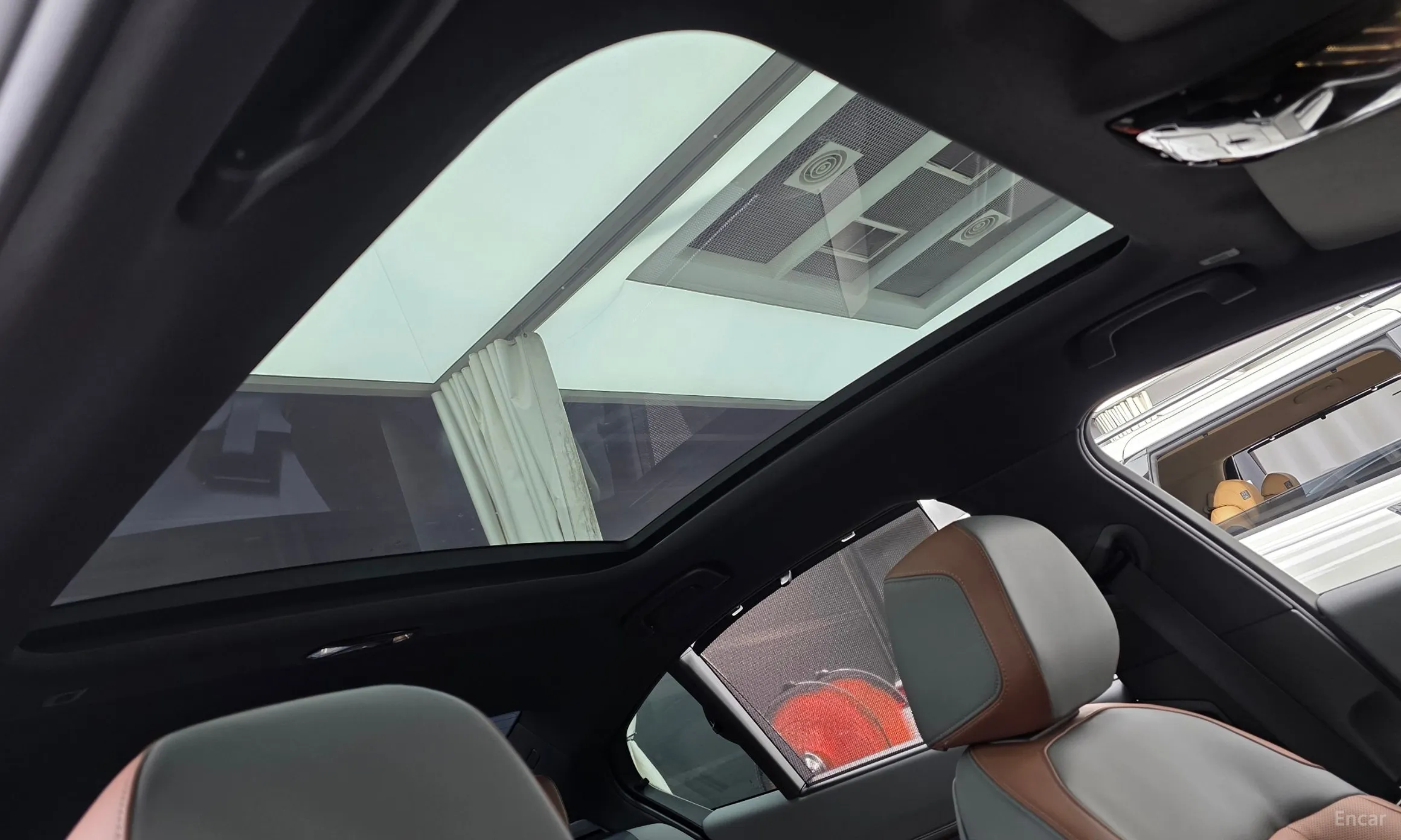 BMW 5 Series (G60) превью 17
