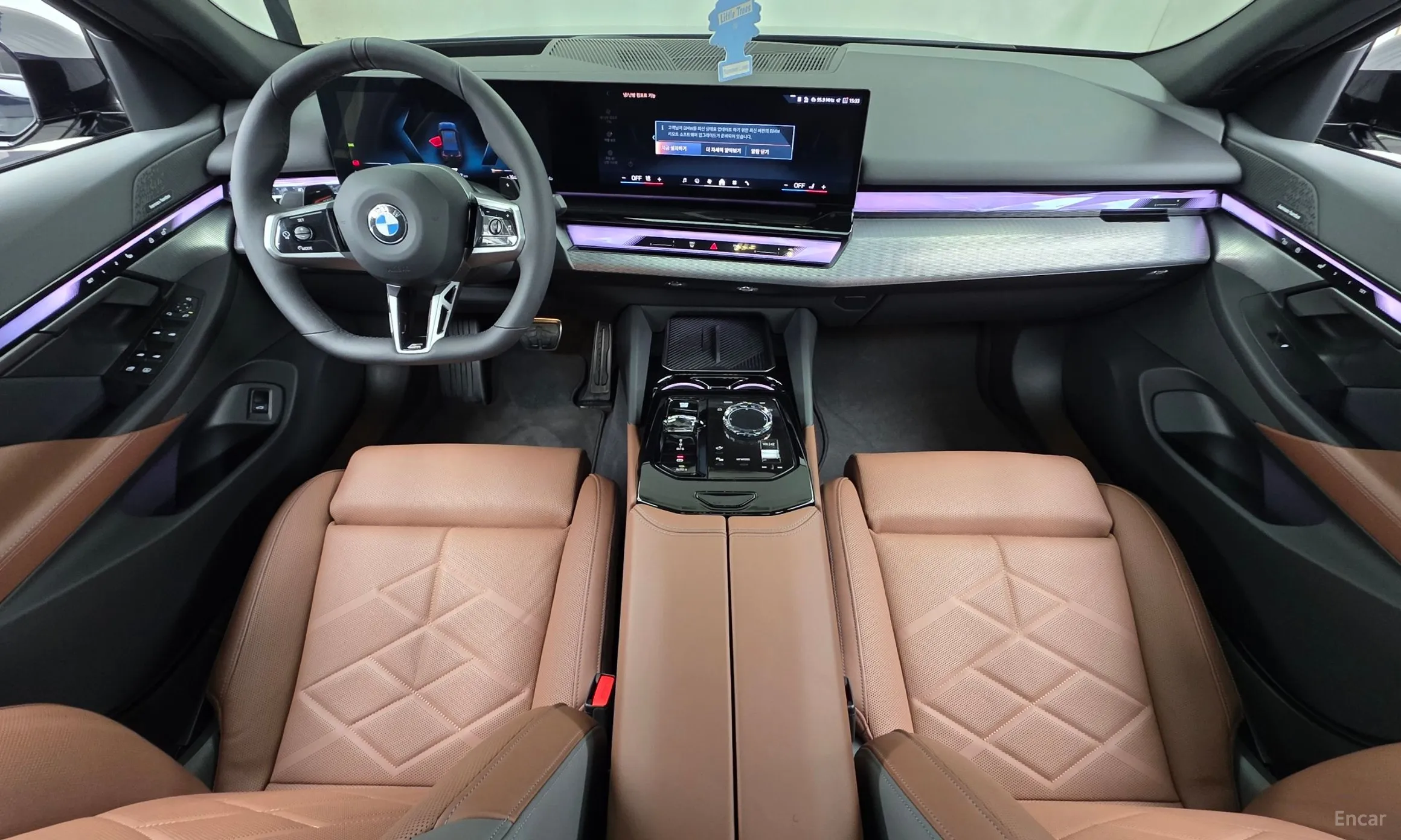 BMW 5 Series (G60) превью 7