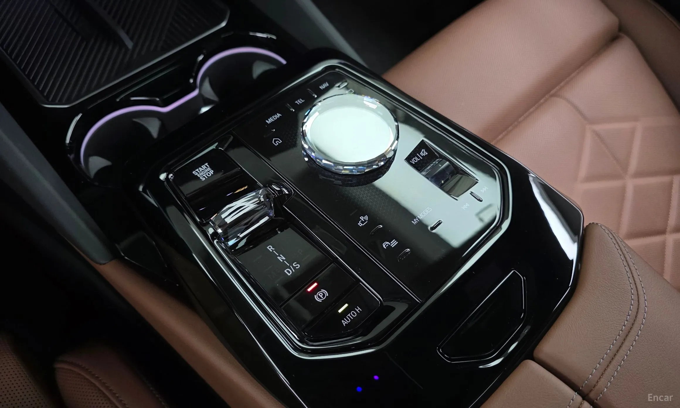 BMW 5 Series (G60) превью 9