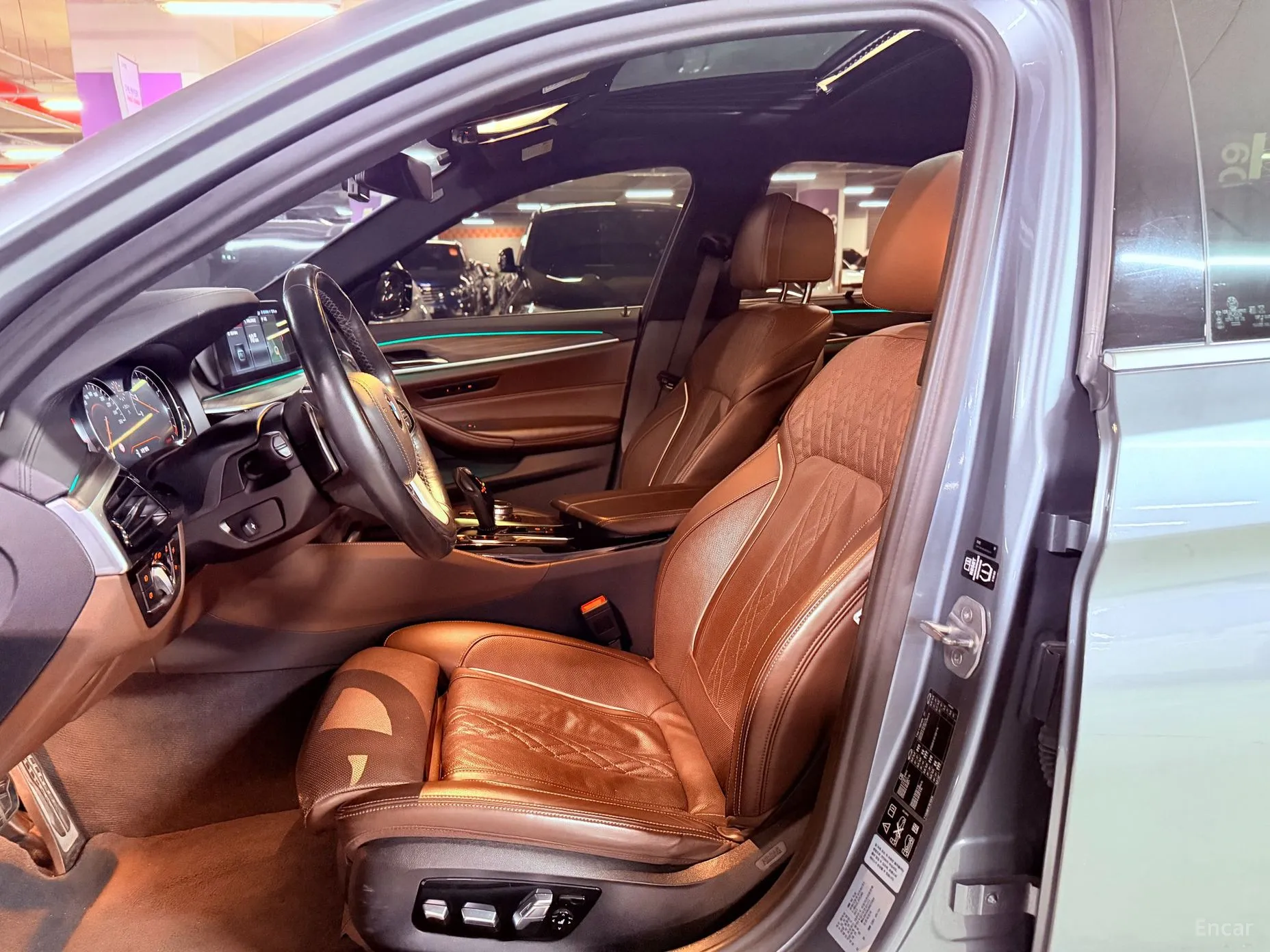 BMW 5 Series (G30) превью 10