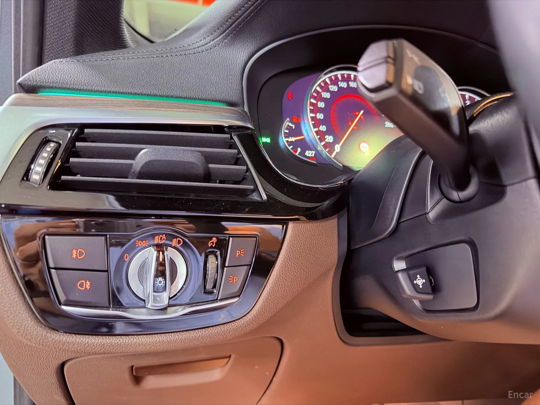 BMW 5 Series (G30) превью 12