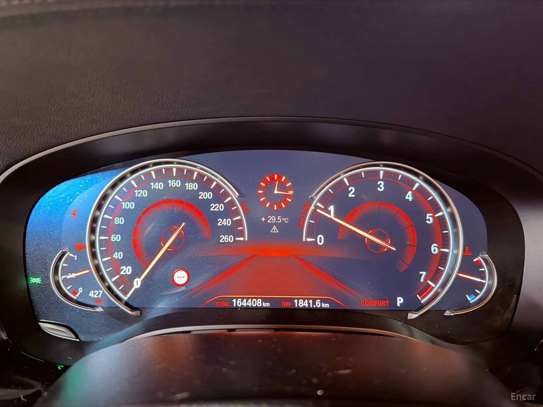 BMW 5 Series (G30) превью 8