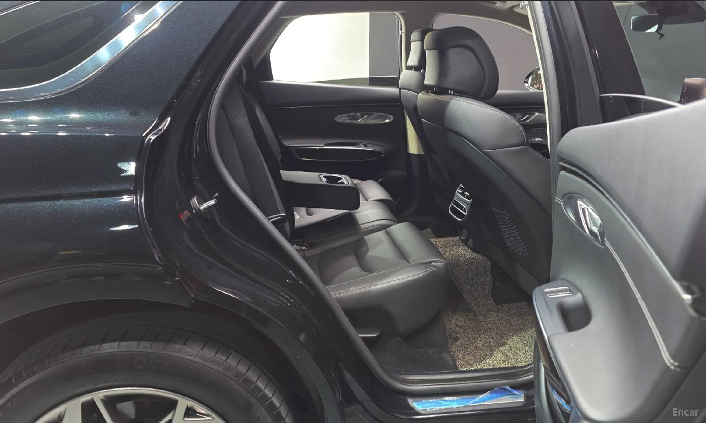 Genesis GV70 превью 12