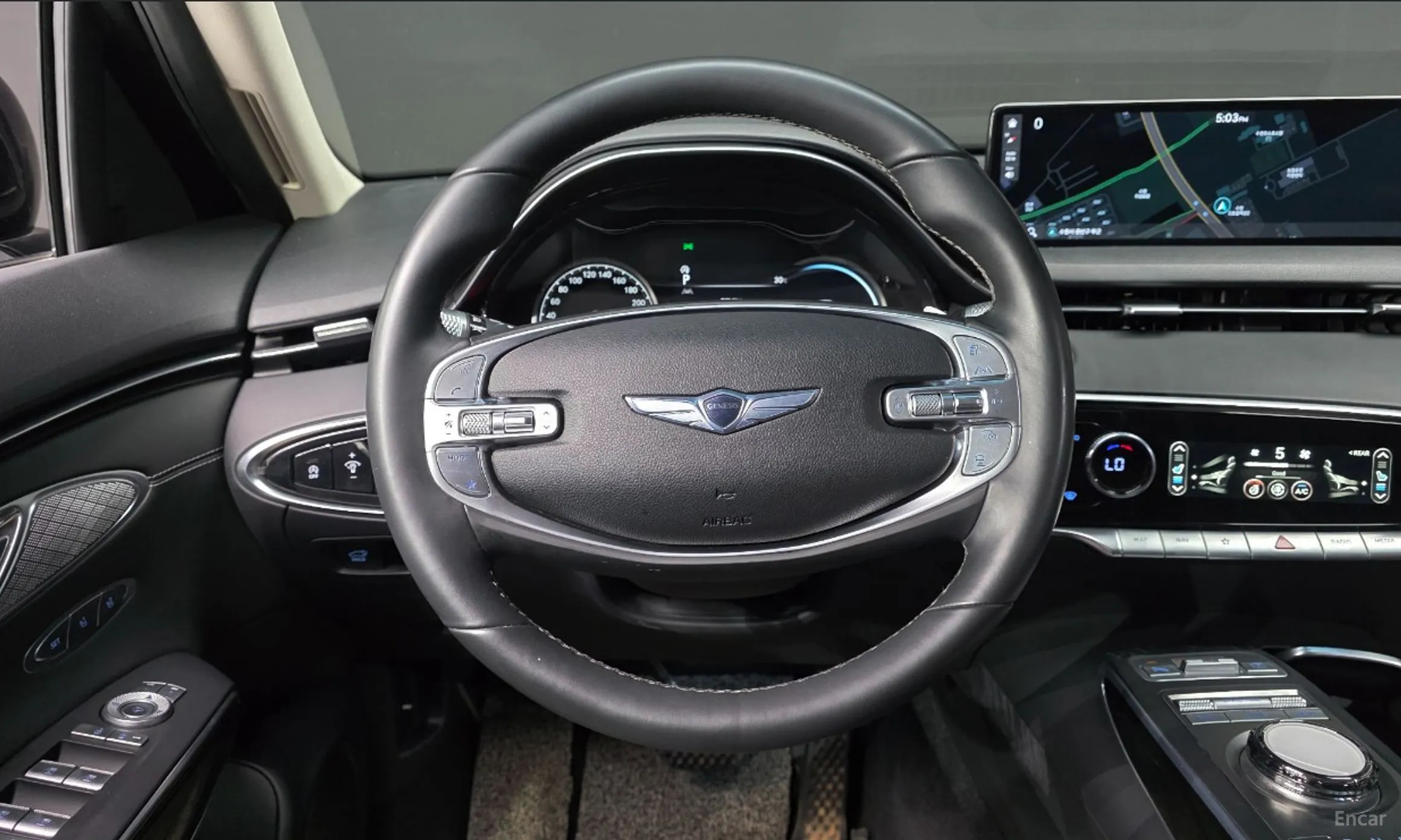 Genesis GV70 превью 14