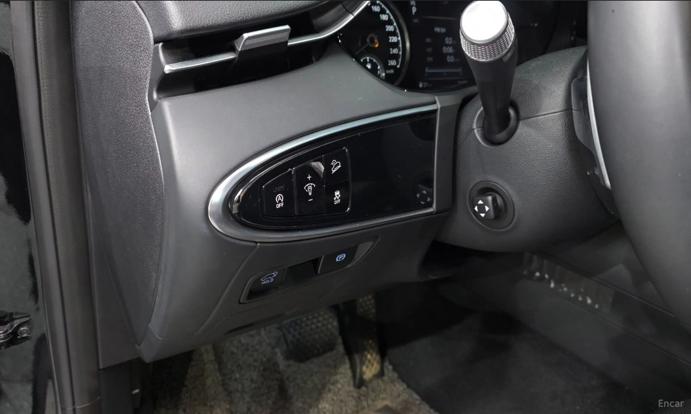 Genesis GV70 превью 20