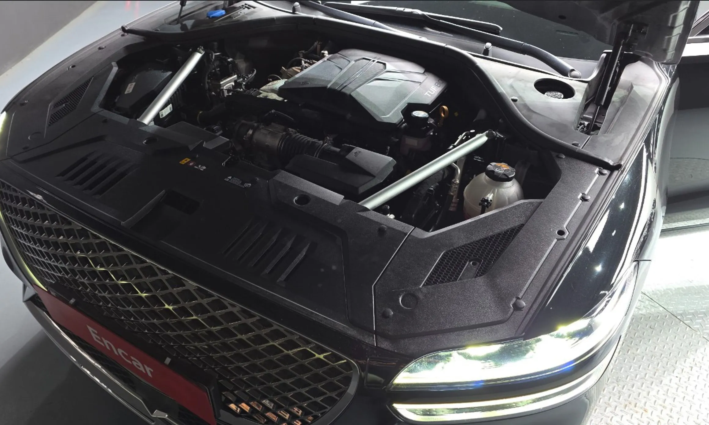 Genesis GV70 превью 6