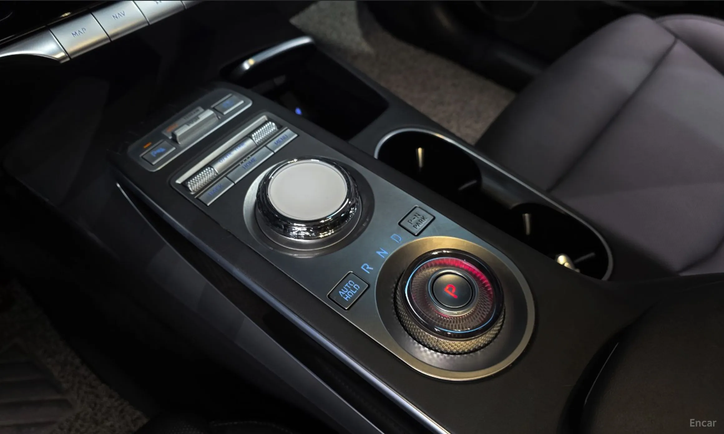 Genesis GV70 превью 9
