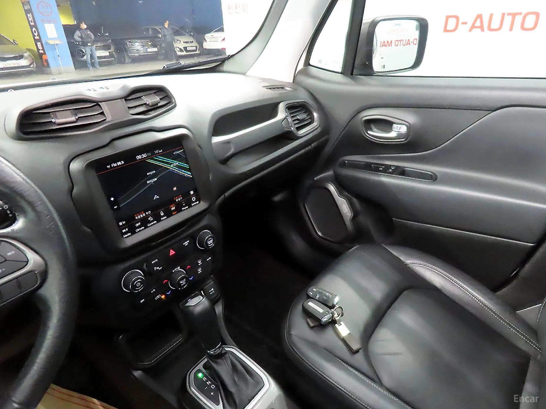 Jeep Renegade превью 12