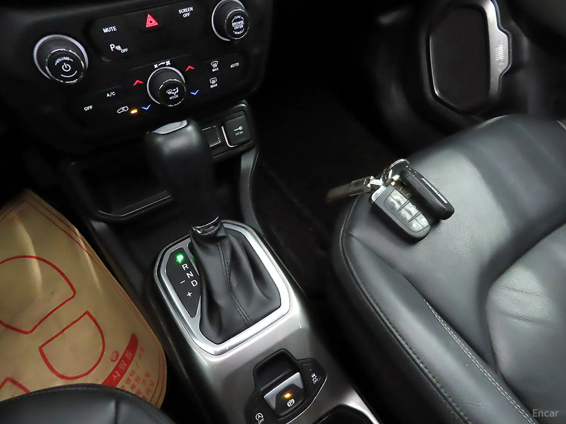 Jeep Renegade превью 14
