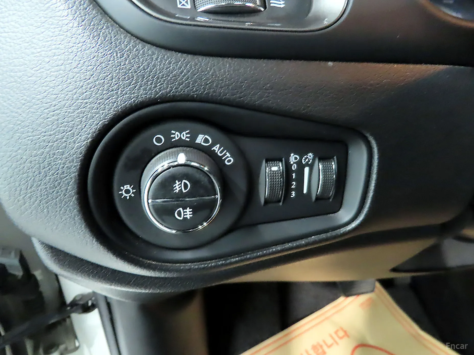 Jeep Renegade превью 16