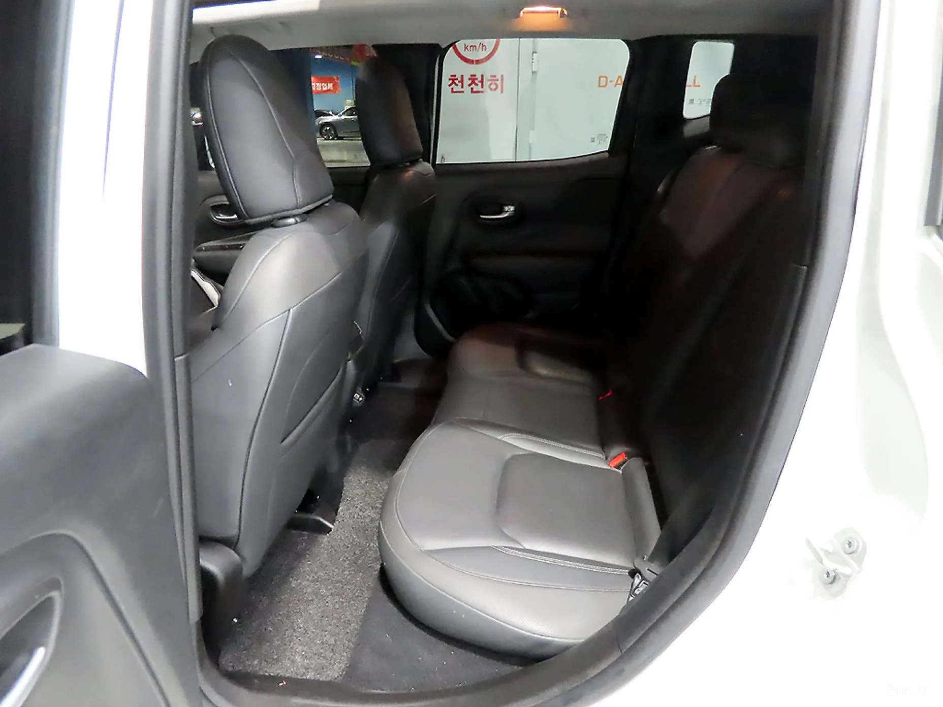 Jeep Renegade превью 7