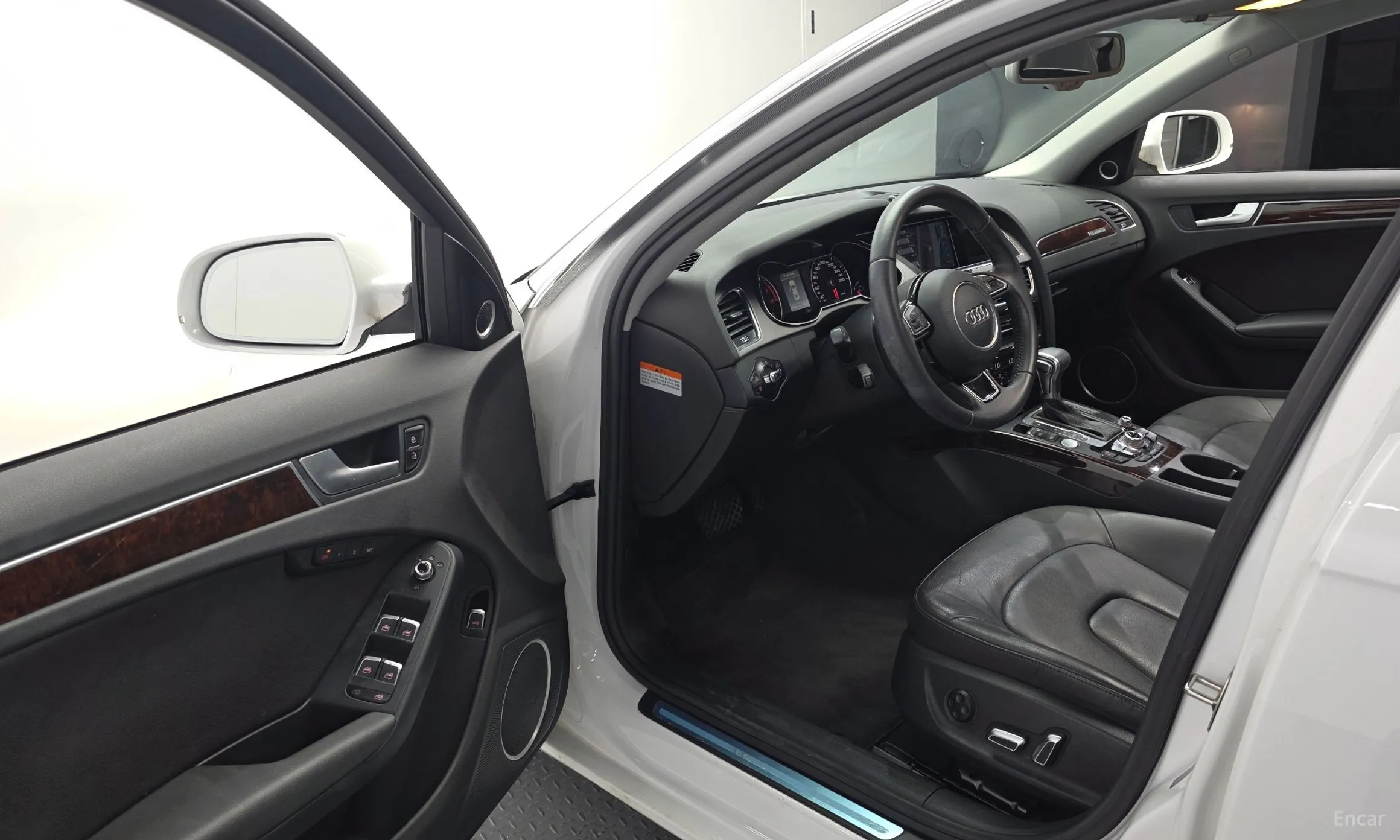 Audi New A4 превью 10