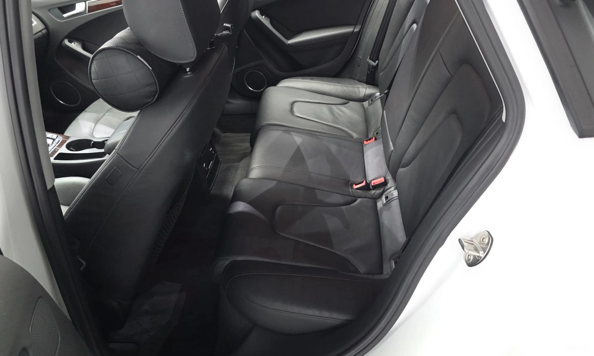 Audi New A4 превью 11