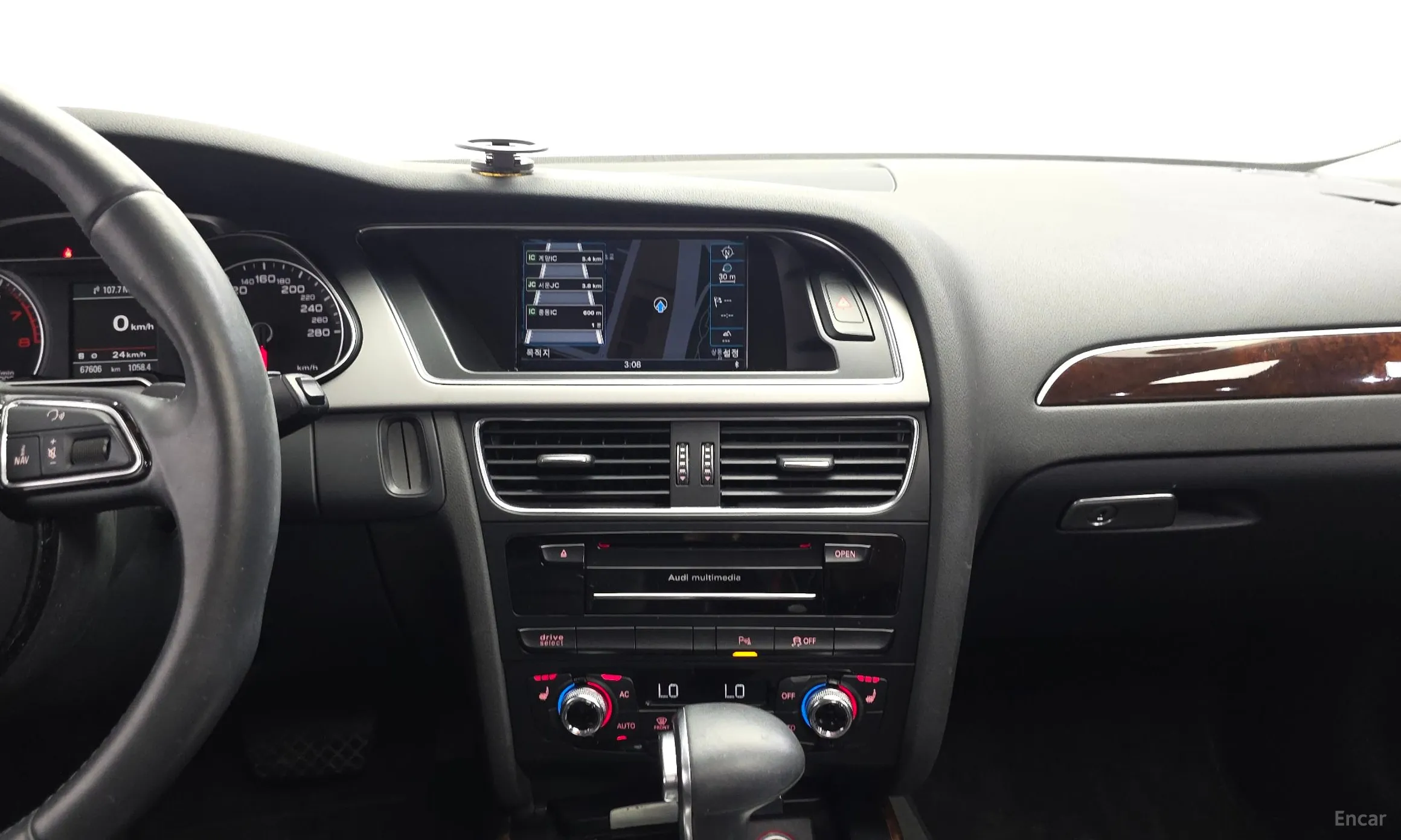 Audi New A4 превью 14