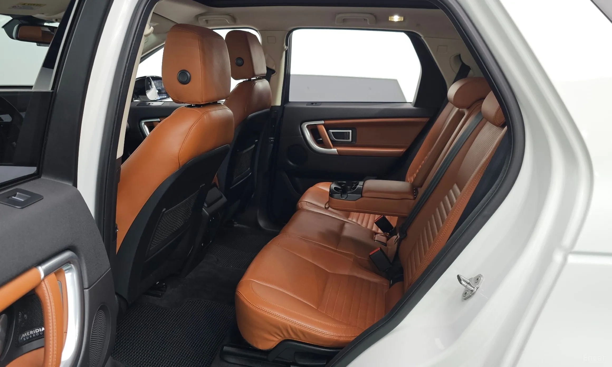 Land Rover Discovery Sports превью 12