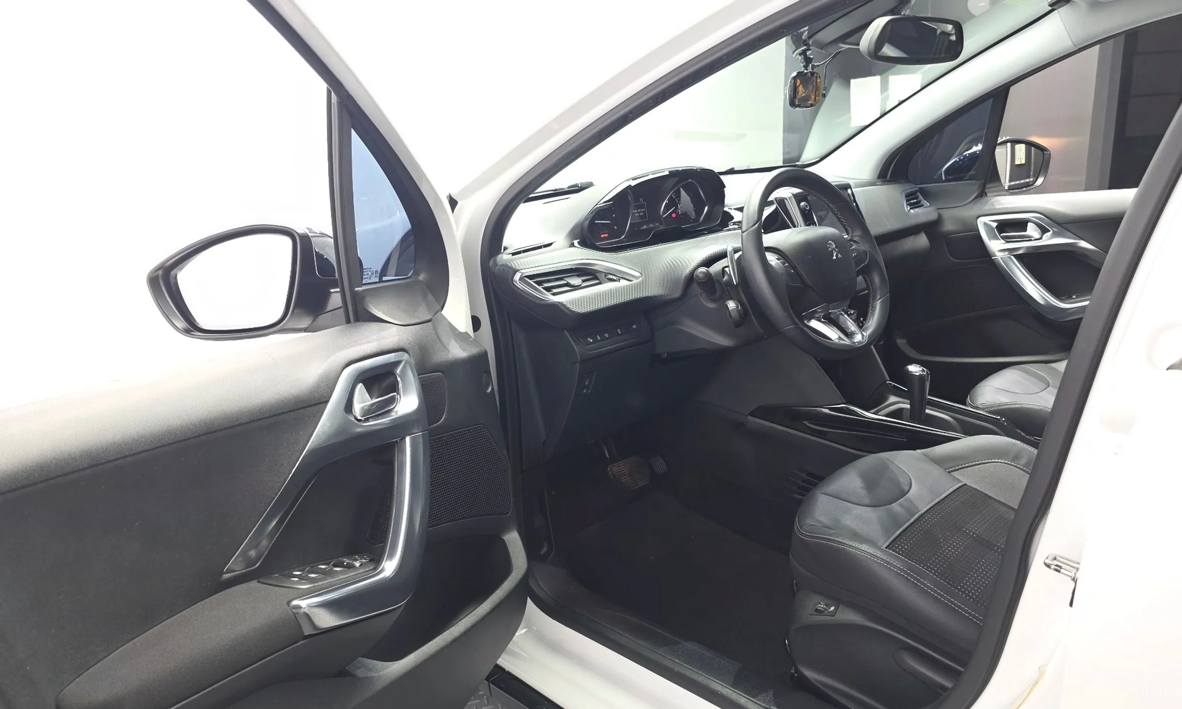 Peugeot 2008. превью 10