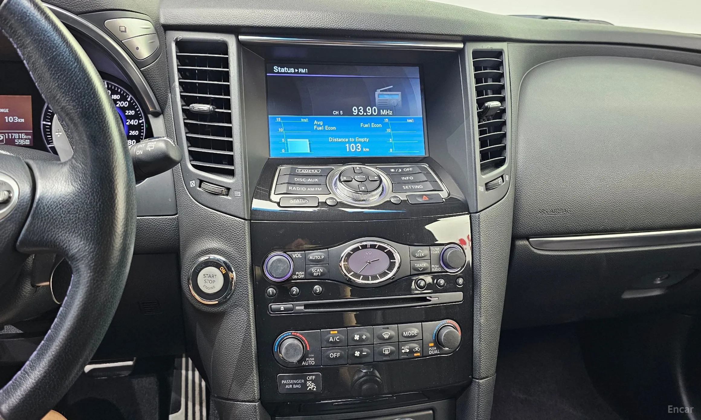 Infiniti QX70 превью 14