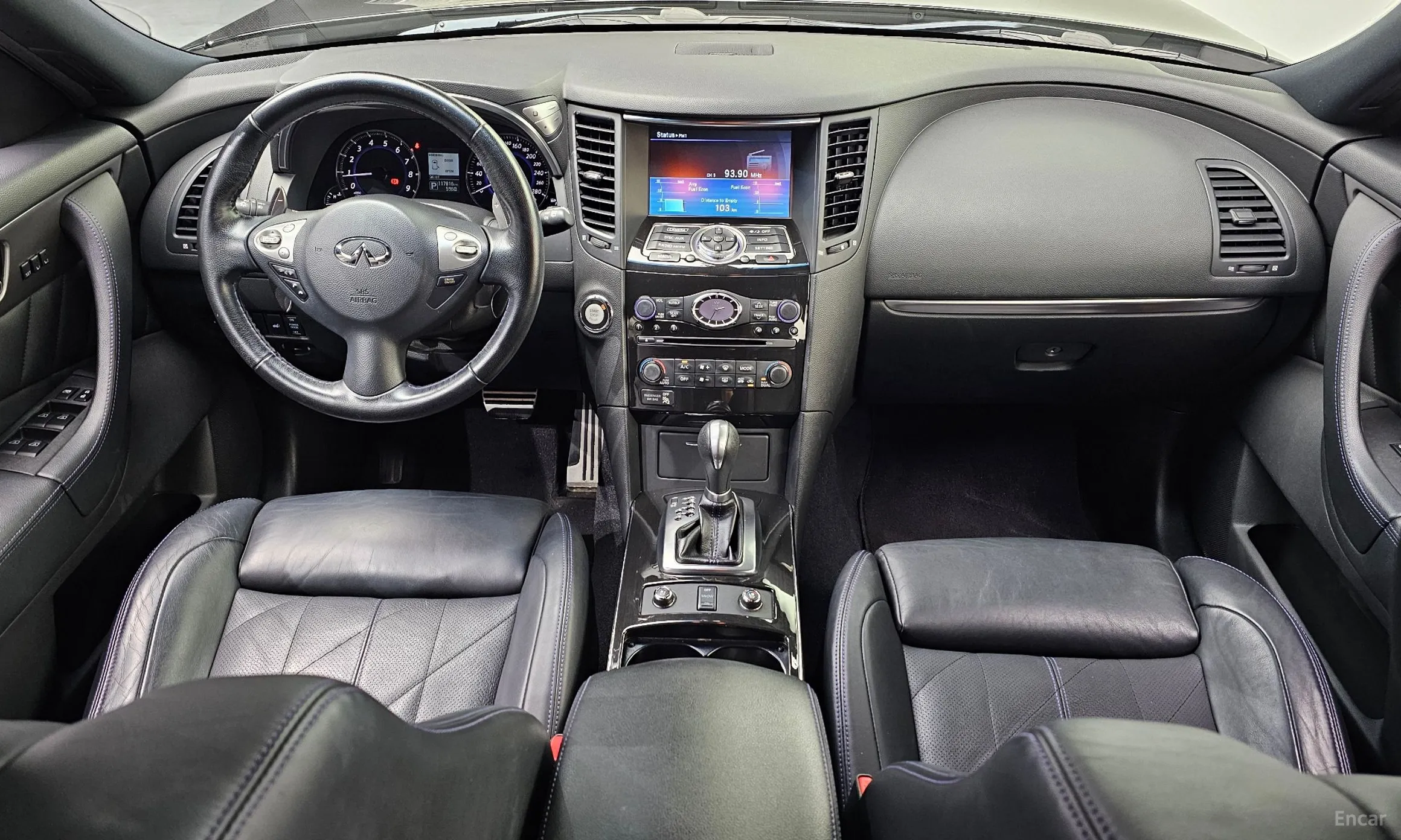 Infiniti QX70 превью 7
