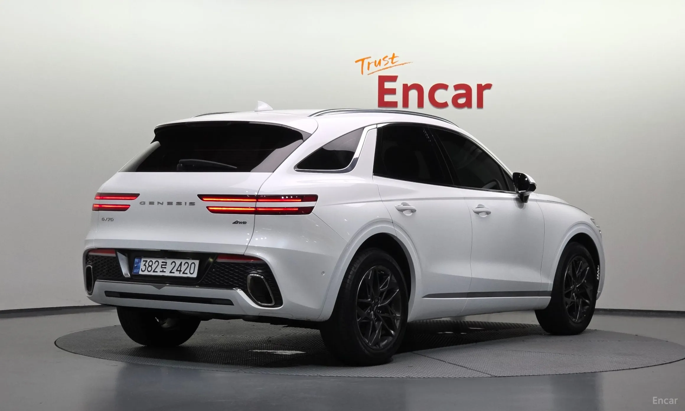Genesis GV70 превью 2