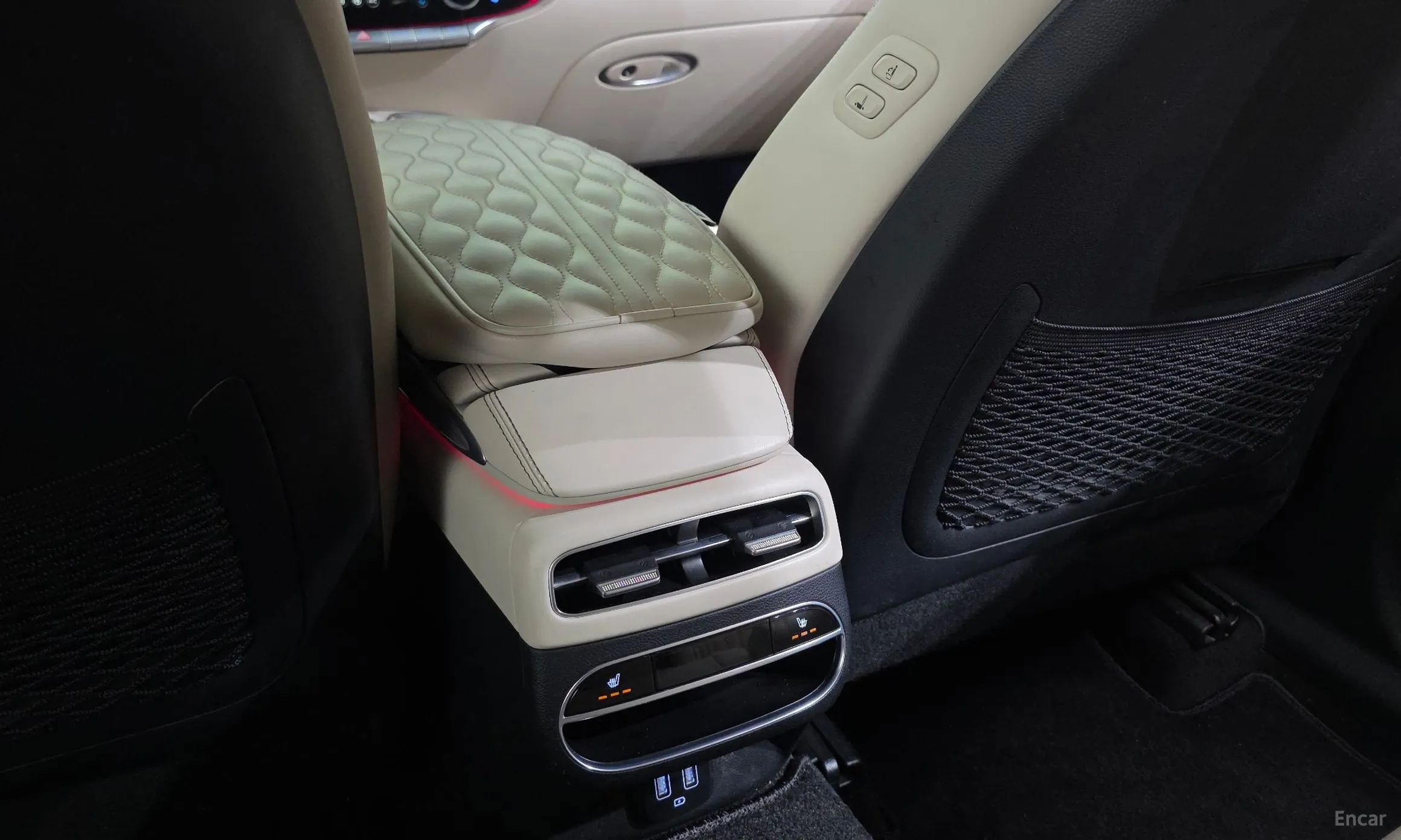 Genesis GV70 превью 19